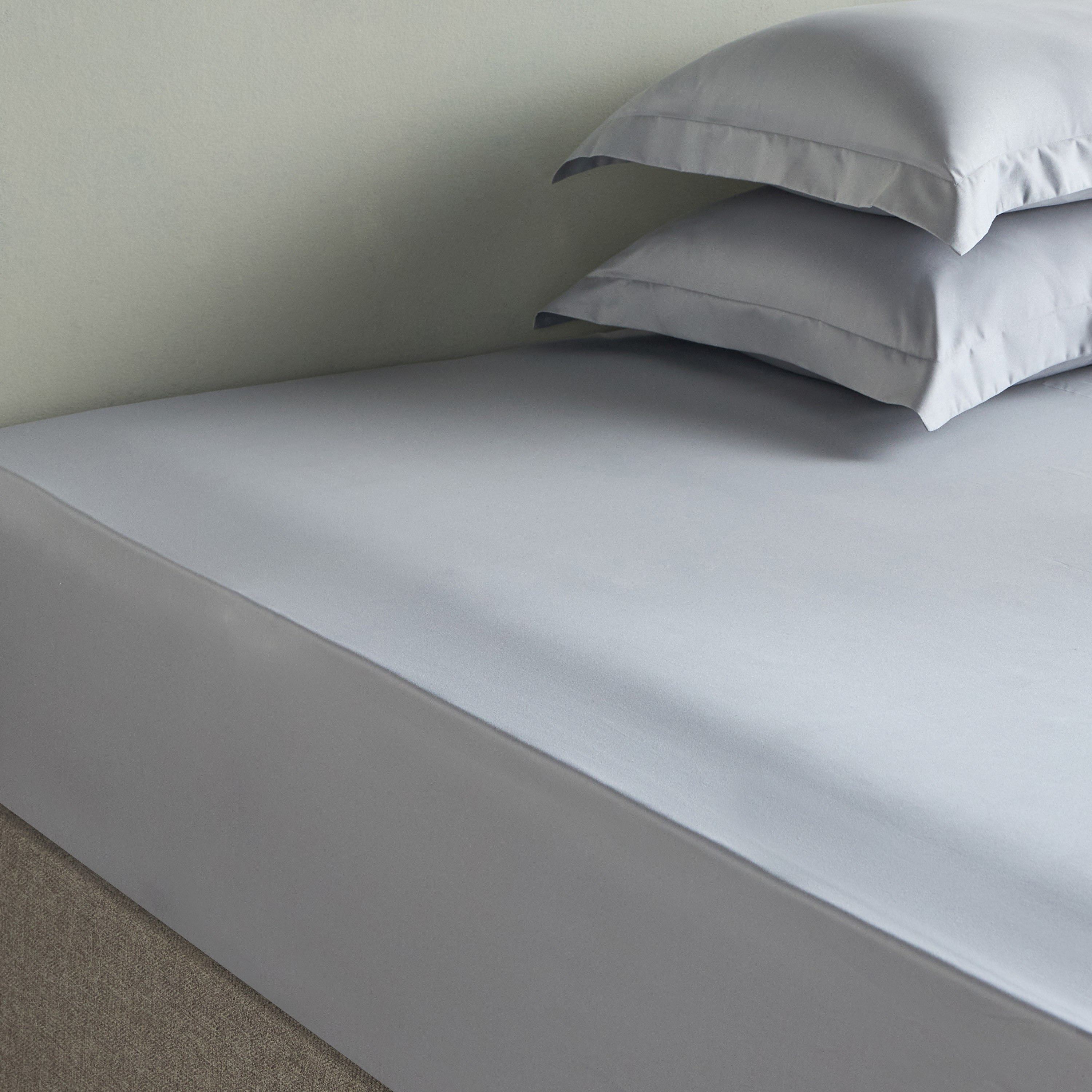 شرشف مطّاطي كوين قطن ساتان منسوج بعدد خيوط 1000خيط - إيفلور - 160×200 سم-household-bedding-sheetsandpillowcases-fittedsheets-image-3