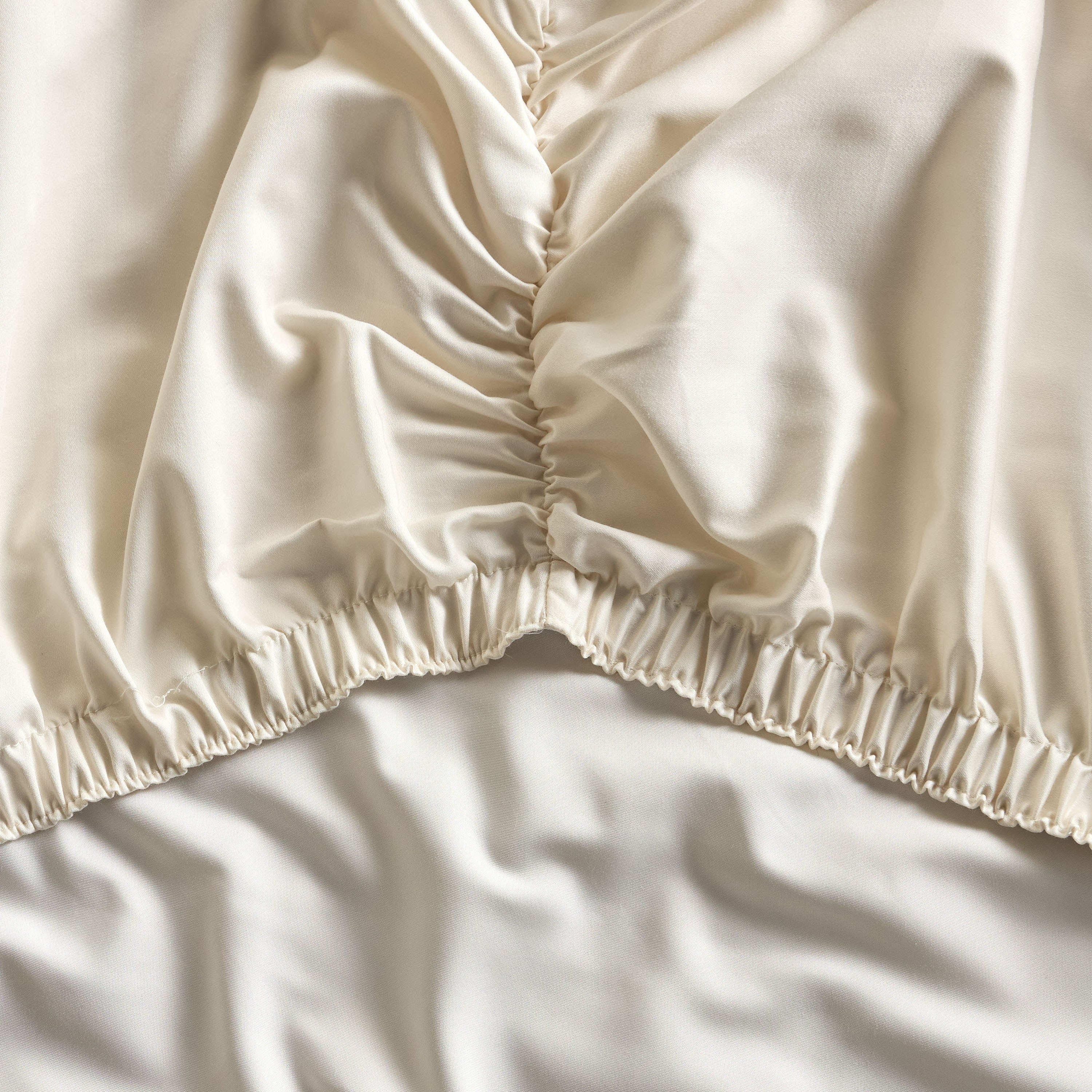 شرشف مطّاطي كوين قطن ساتان منسوج بعدد خيوط 1000خيط - إيفلور - 160×200 سم-household-bedding-sheetsandpillowcases-fittedsheets-image-2