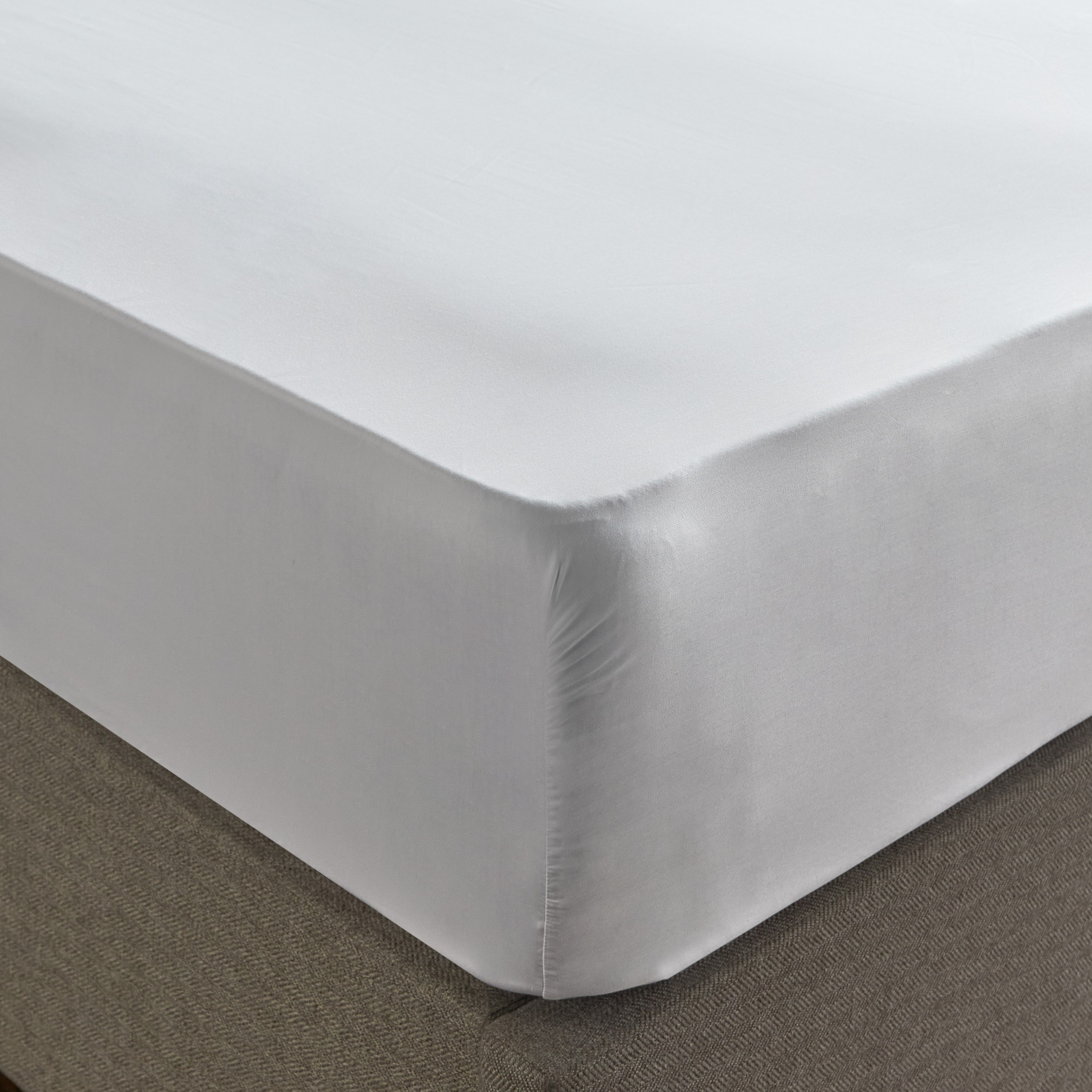 شرشف مطّاطي كوين قطن ساتان منسوج بعدد خيوط 1000خيط - إيفلور - 160×200 سم-household-bedding-sheetsandpillowcases-fittedsheets-image-1