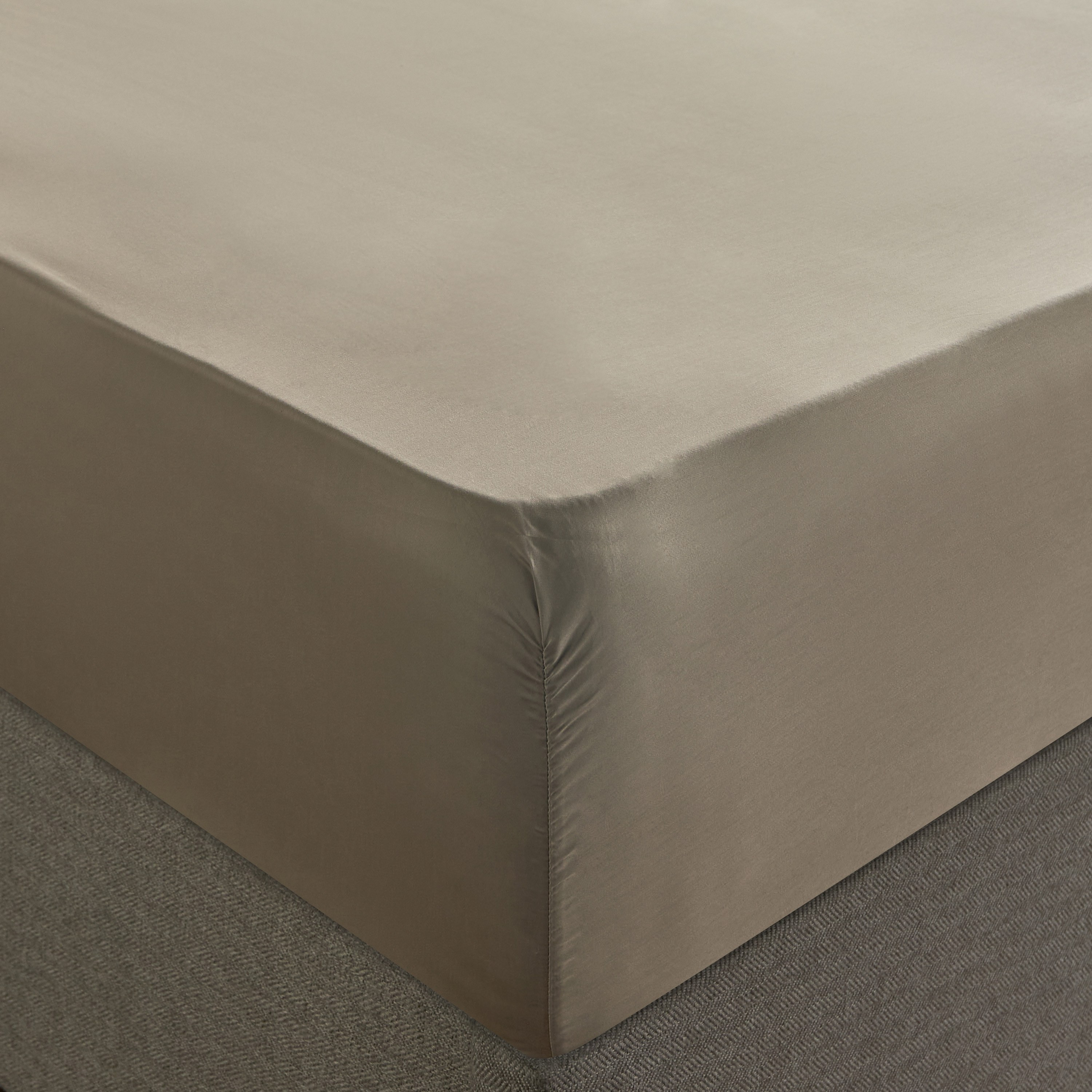شرشف مطاطي مقاس سوبر كينج بنسيج ساتان قطني وعدد 1000 خيط - إيفيلور - 200x205 سم-household-bedding-sheetsandpillowcases-fittedsheets-image-1
