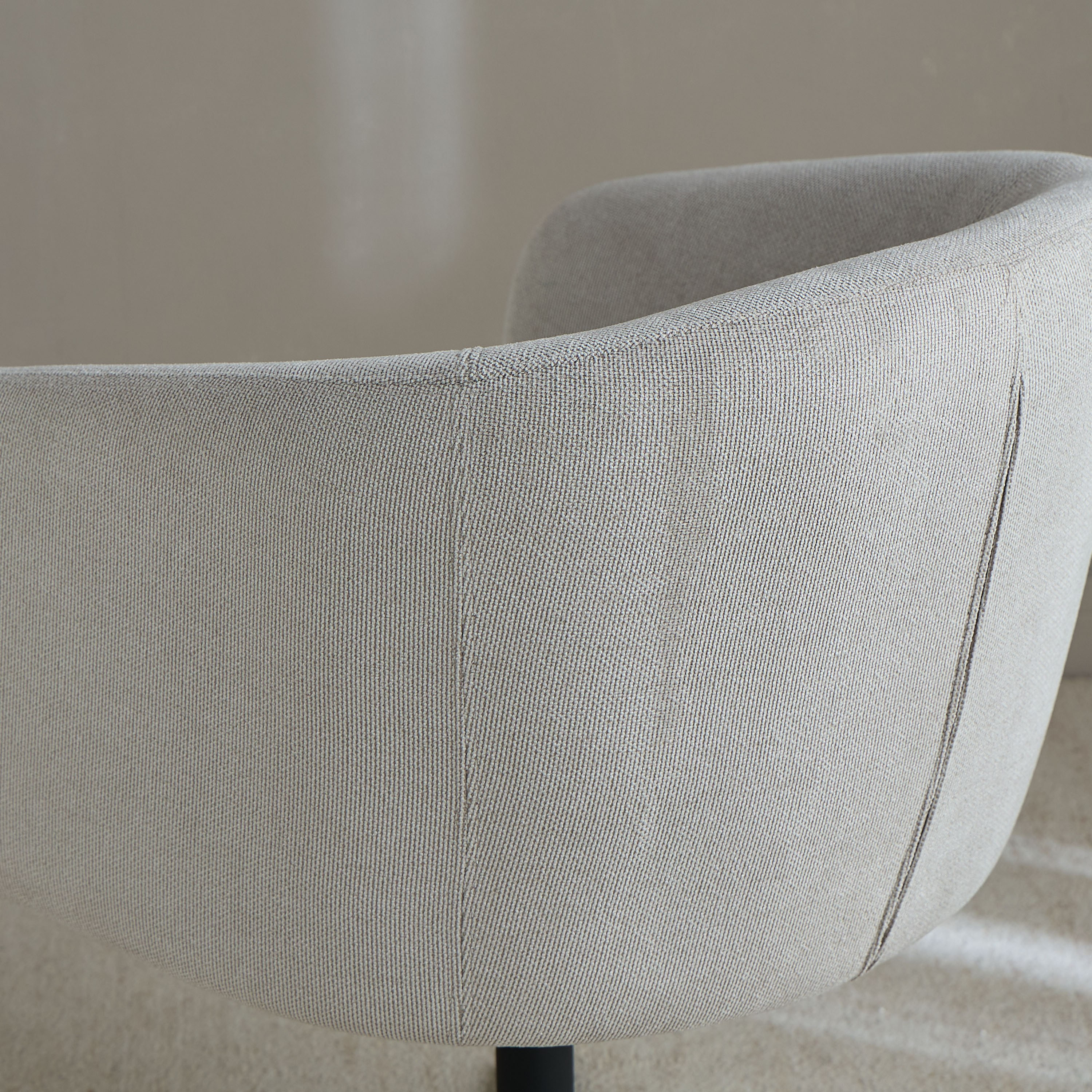 كرسي قماش دوّار بمساند ذراعين - ألما-furniture-sofaandseating-armchairs-image-6