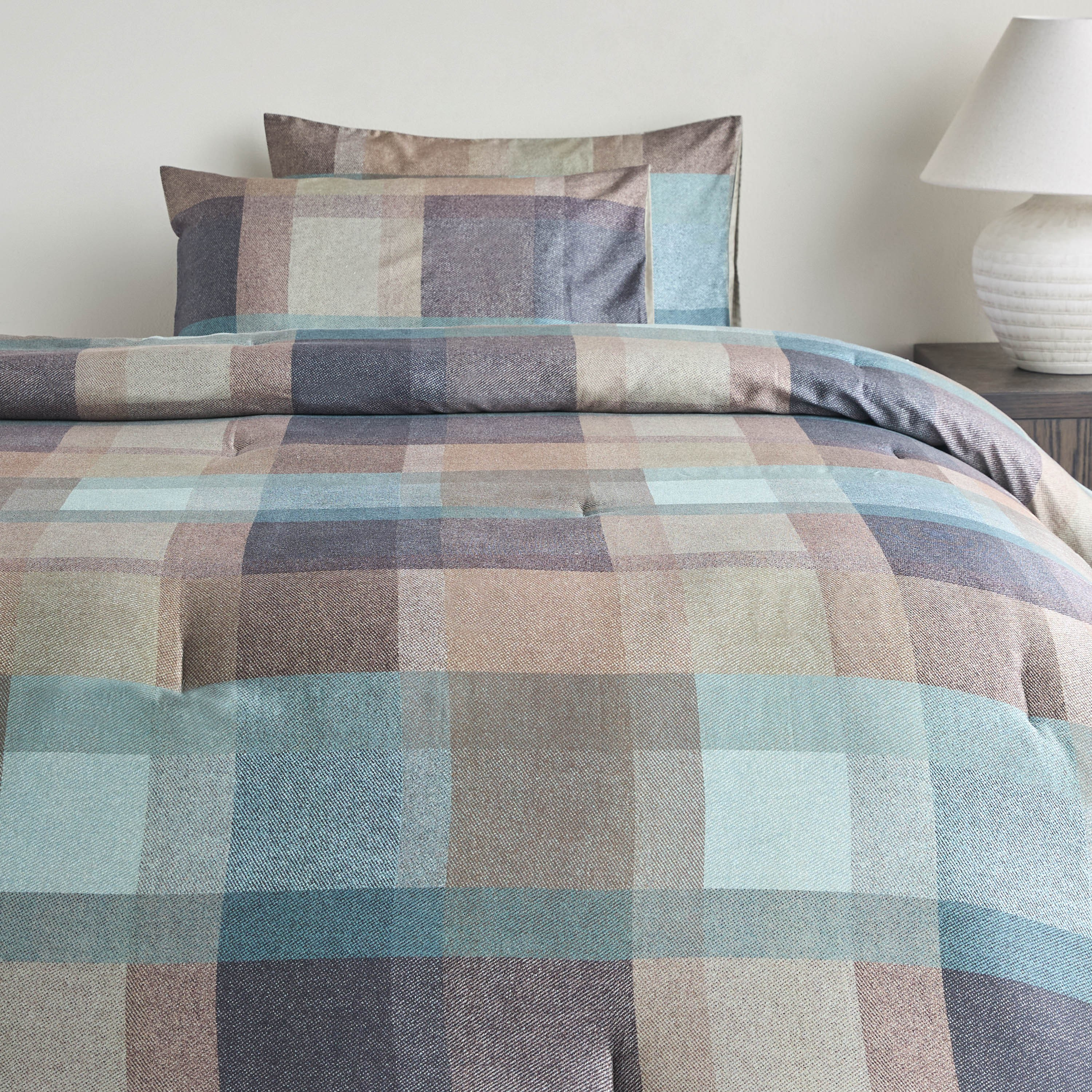 Lodge Checked 3-Piece Super King Comforter Set - 240x260 cm-household-bedding-comfortersandbedspreads-comforters-image-2