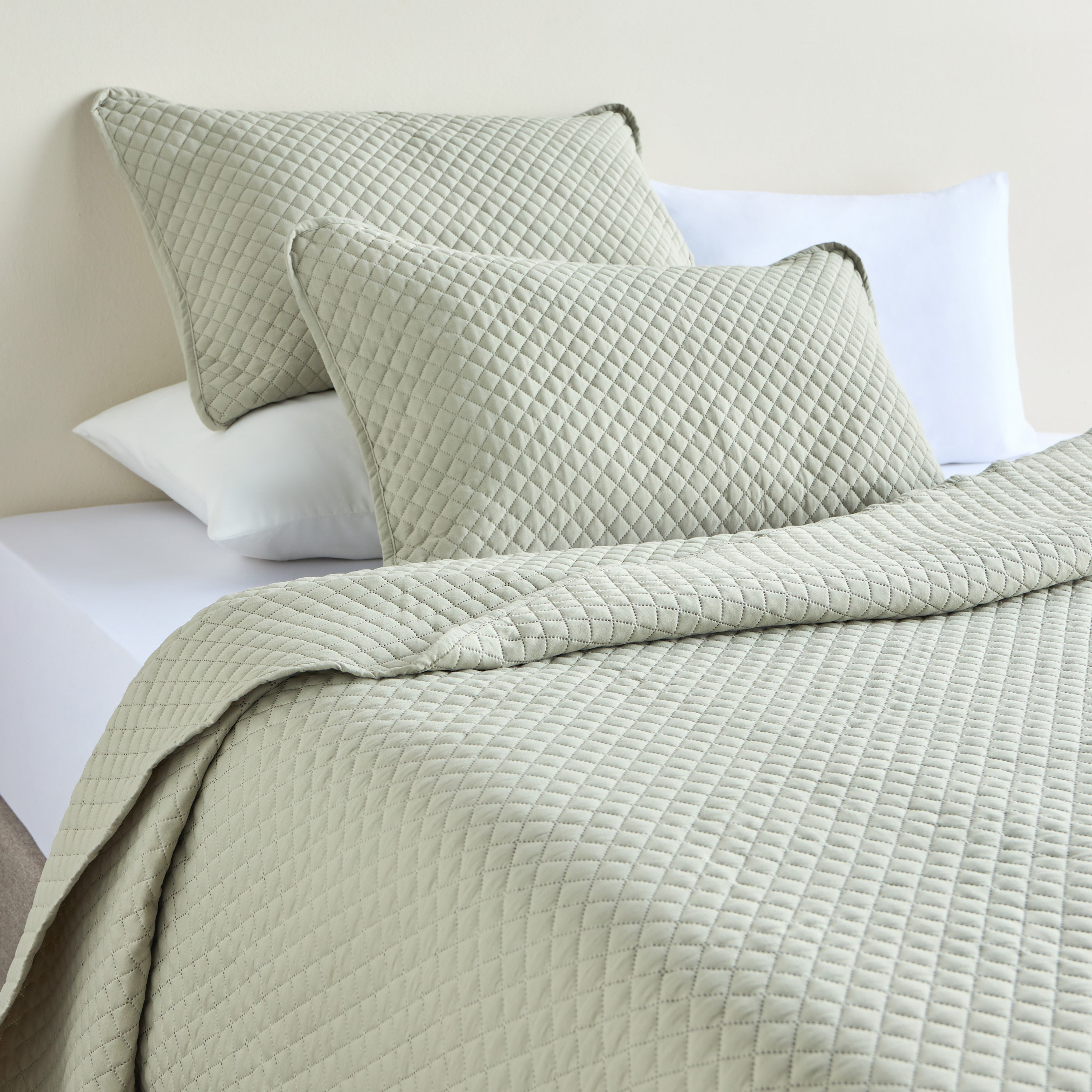 Marla Washed Quilted 3-Piece Super King Bedspread Set - 240x260 cm-household-bedding-comfortersandbedspreads-bedspreads-image-1