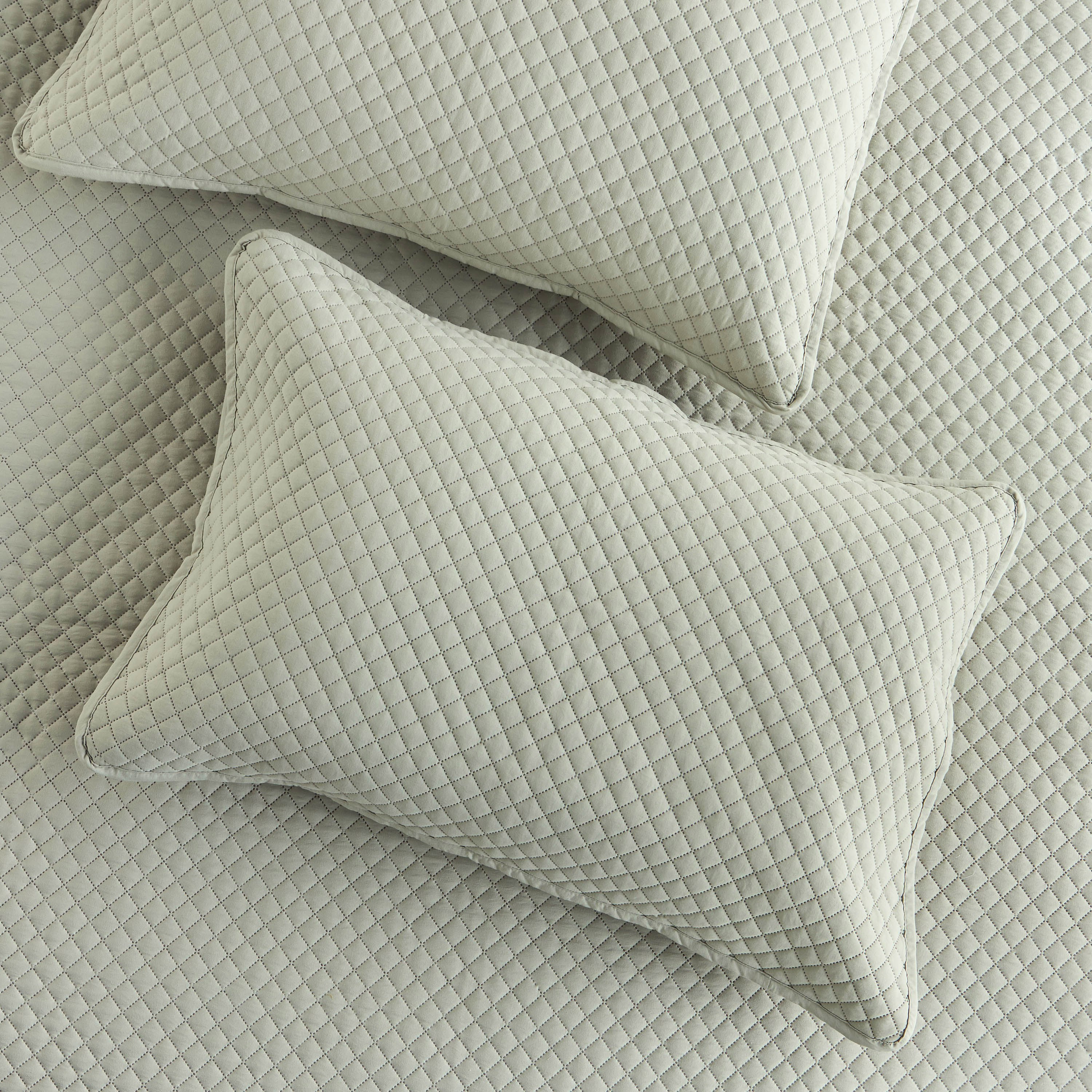 Marla Washed Quilted 3-Piece Super King Bedspread Set - 240x260 cm-household-bedding-comfortersandbedspreads-bedspreads-image-3