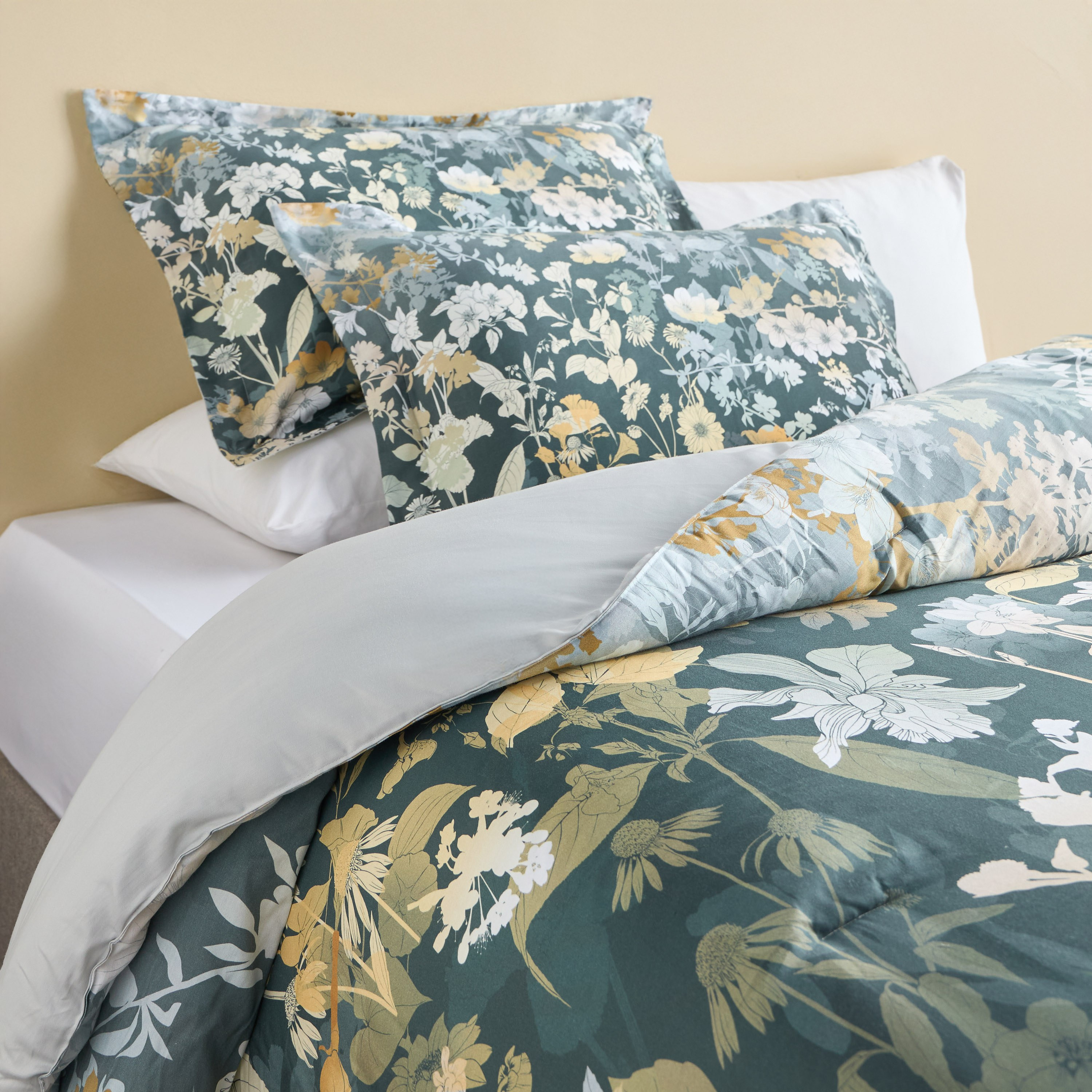 Libreville Cotton Sateen Printed 3-Piece Super King Comforter Set - 240x260 cm-household-bedding-comfortersandbedspreads-comforters-image-1