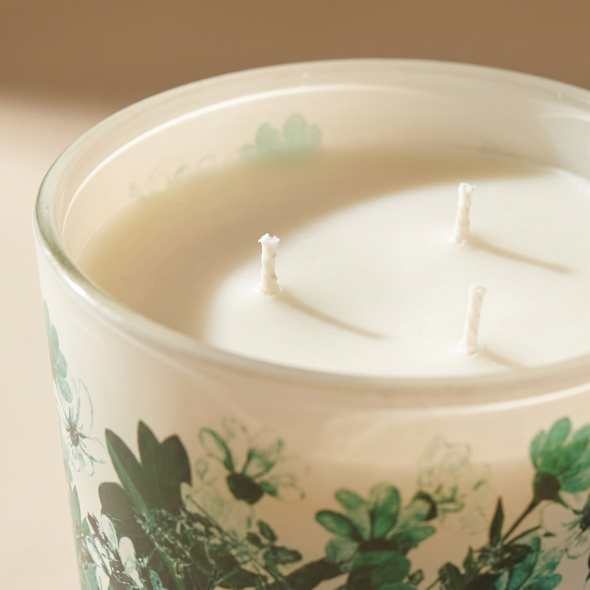 Reverie Tiare Driftwood Scented Jar Candle - 70 h-household-homefragrance-candles-image-4
