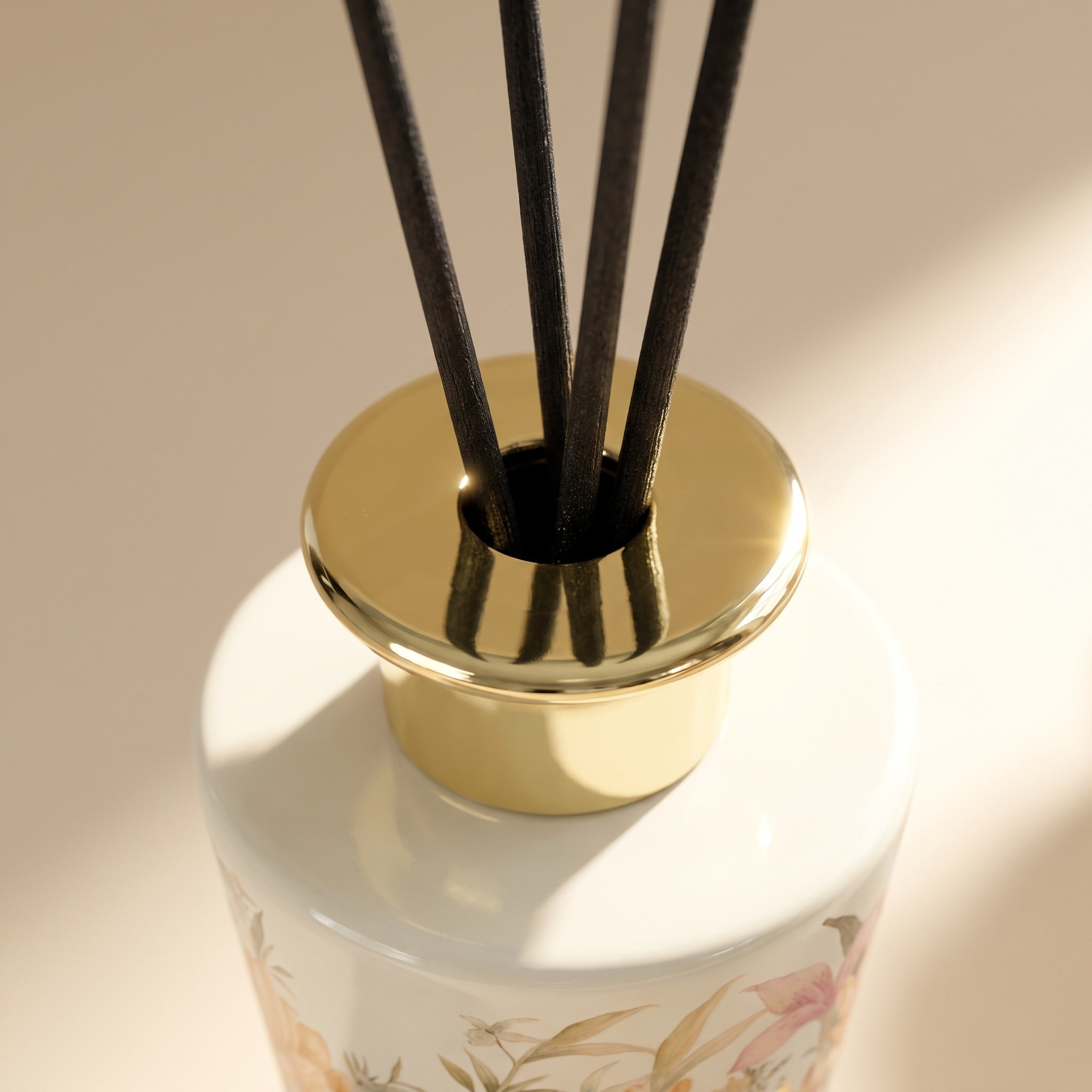 طقم هدايا ريفيري ماغنوليا أمبر - قطعتين-household-homefragrance-fragrancegiftset-image-4