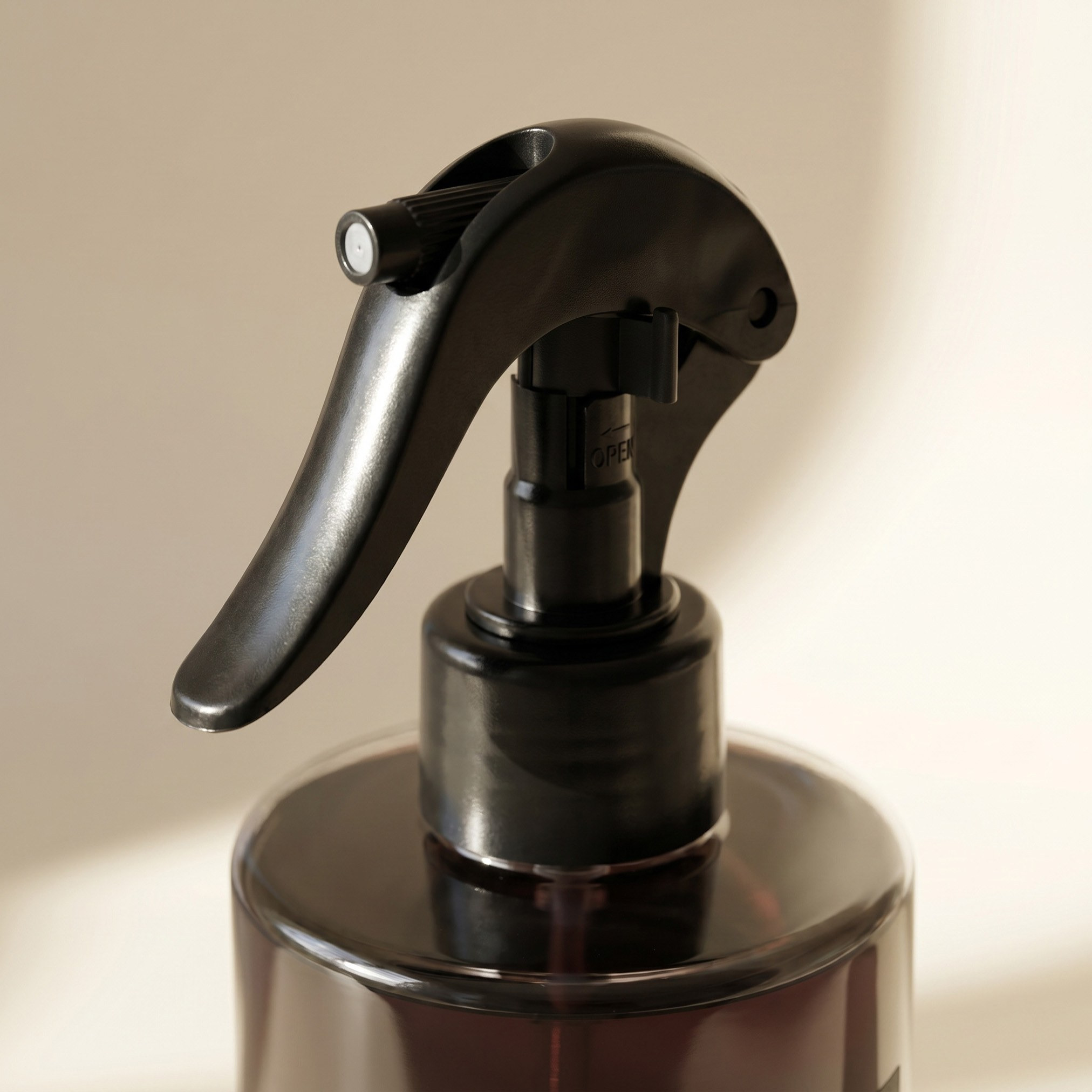 معطر غرفة بلاك عود - لومن - 400 مل-household-homefragrance-homesprays-image-2