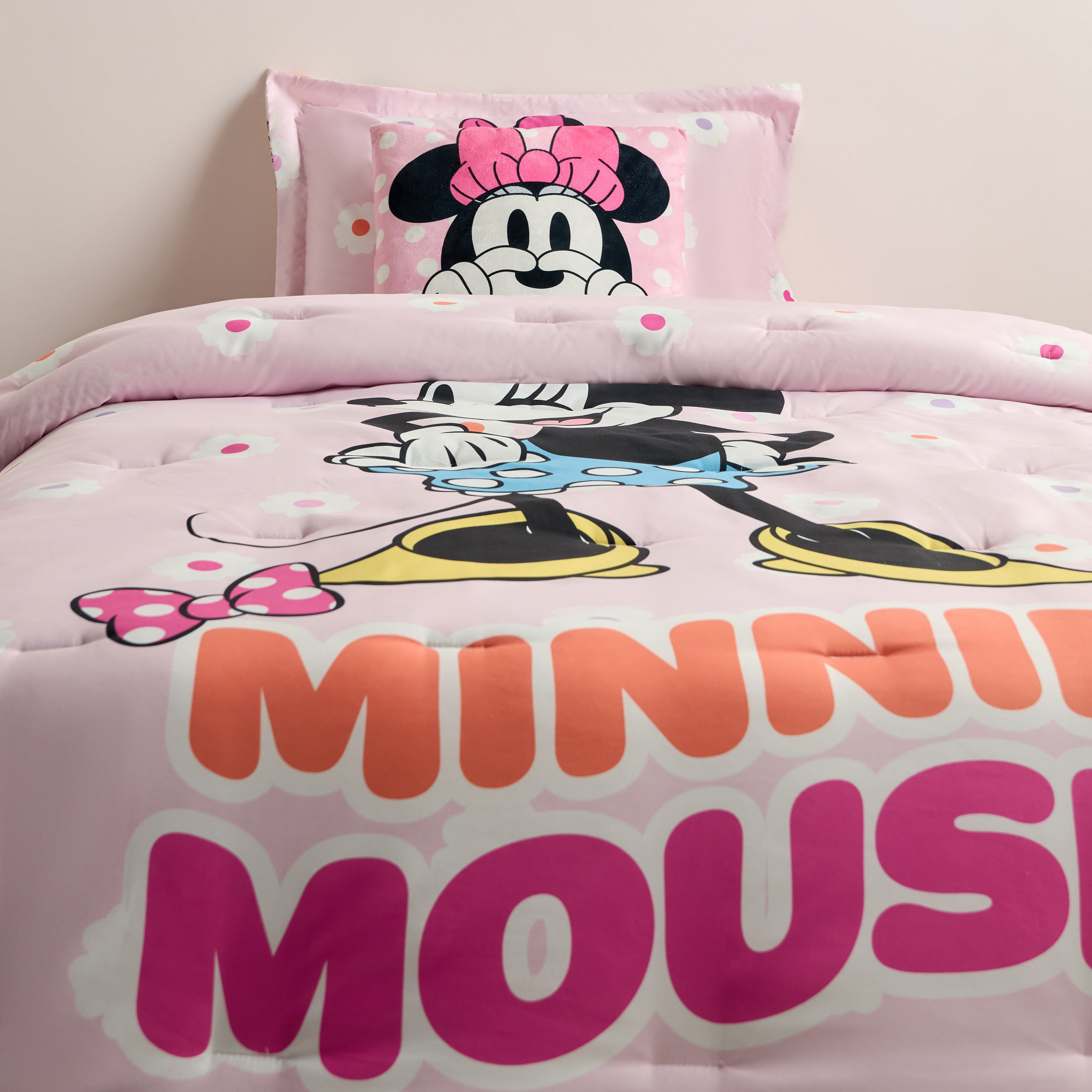 Minnie Fun Time Printed 4-Piece Single Comforter and Sheet Set - 135x220 cm-kids-beddingandwindows-bedding-comforters-image-2