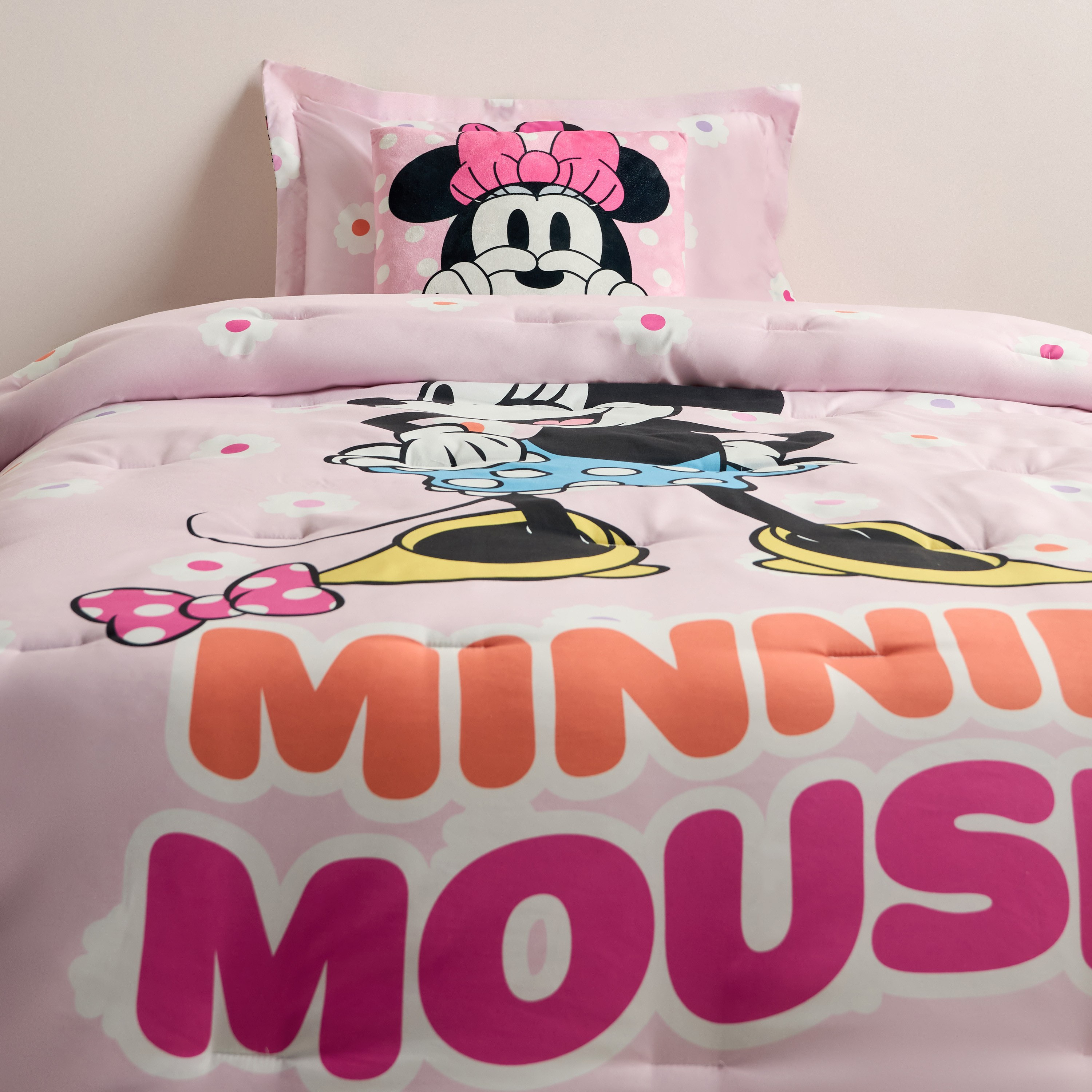Minnie Fun Time 4-Piece Full Comforter and Sheet Set - 160x220 cm-kids-beddingandwindows-bedding-comforters-image-2