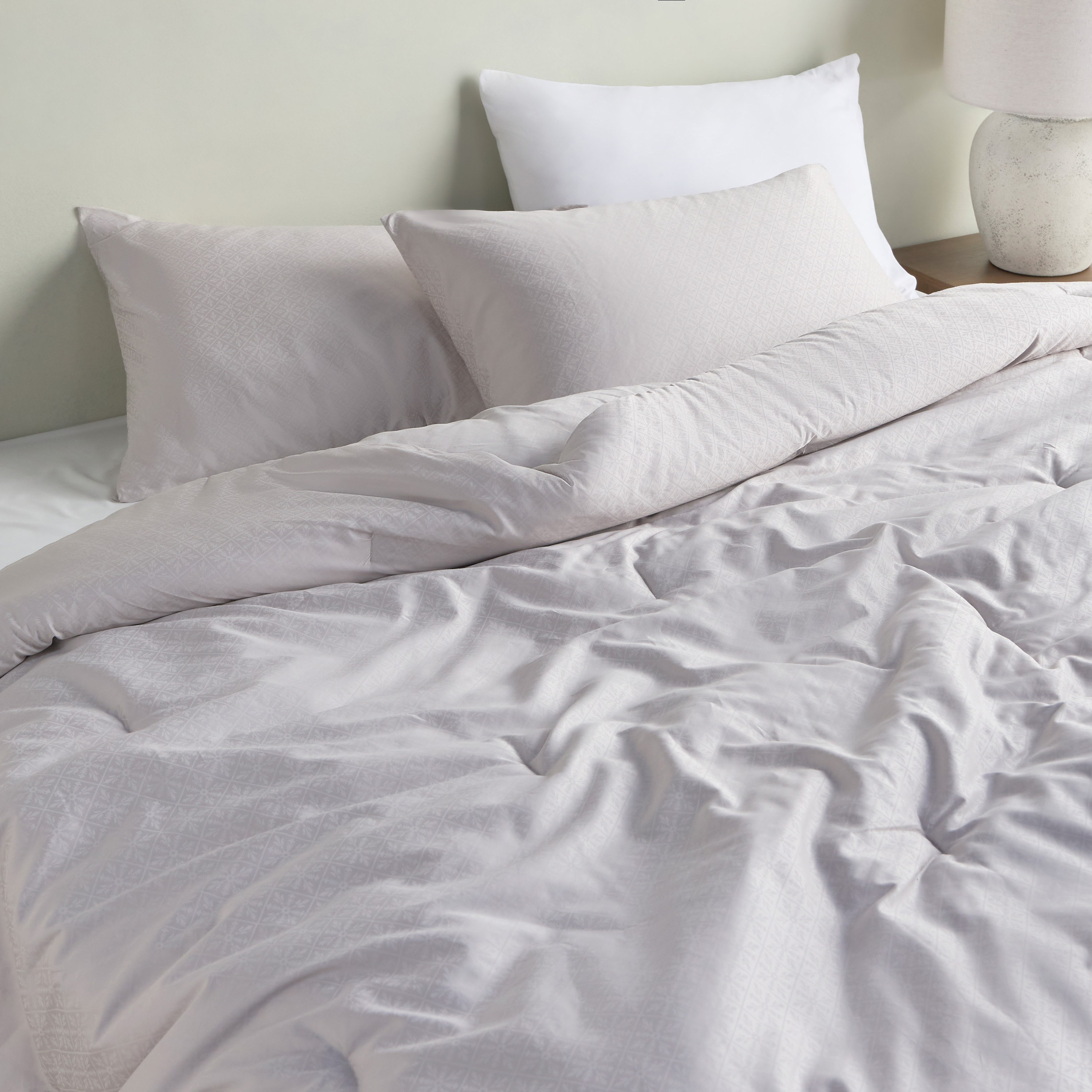 Avira Egyptian Cotton 400 Thread Count 3-Piece Super King Comforter Set - 250x260 cm-household-bedding-comfortersandbedspreads-comforters-image-5
