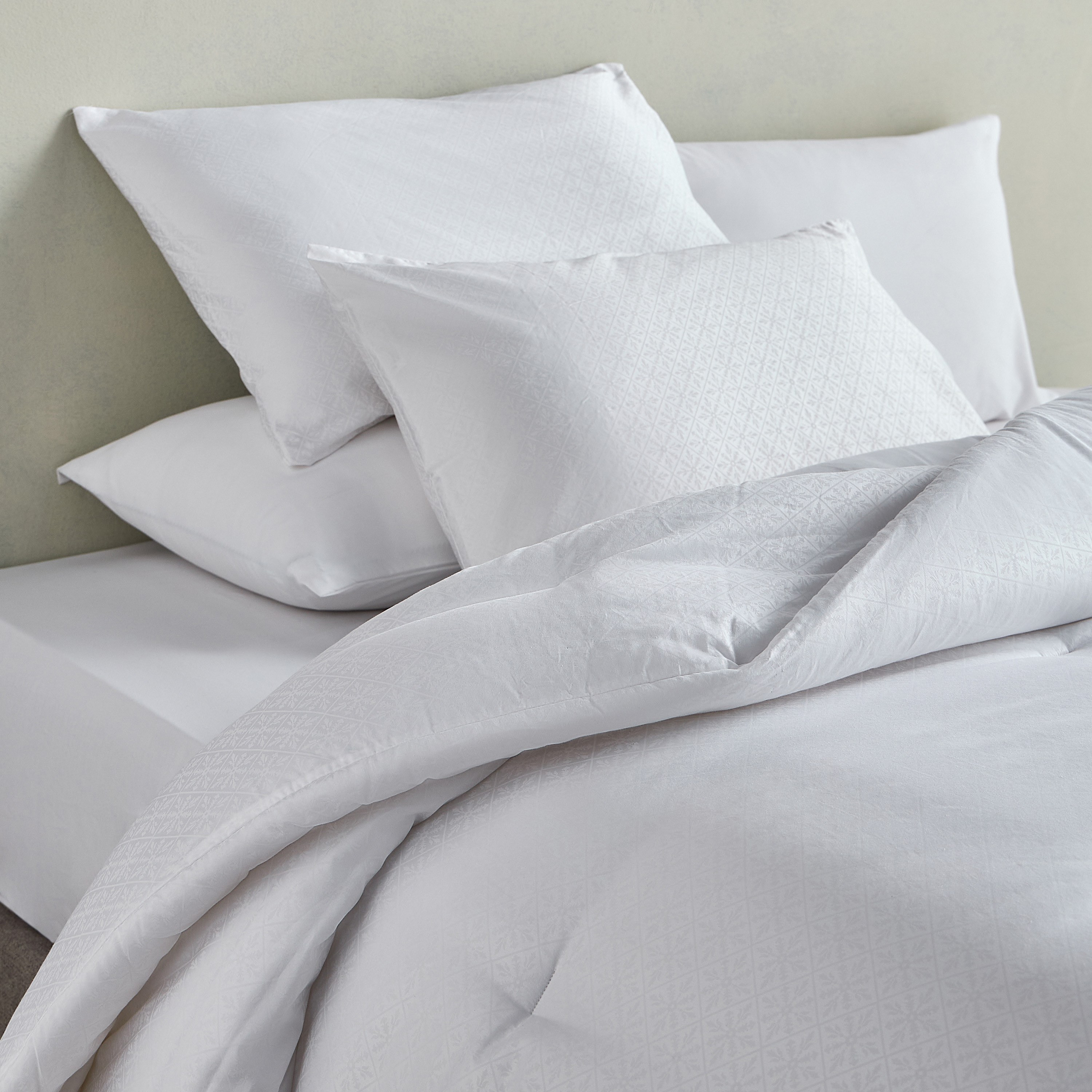 Avira Egyptian Cotton 400 Thread Count 3-Piece Super King Comforter Set - 250x260 cm-household-bedding-comfortersandbedspreads-comforters-image-1