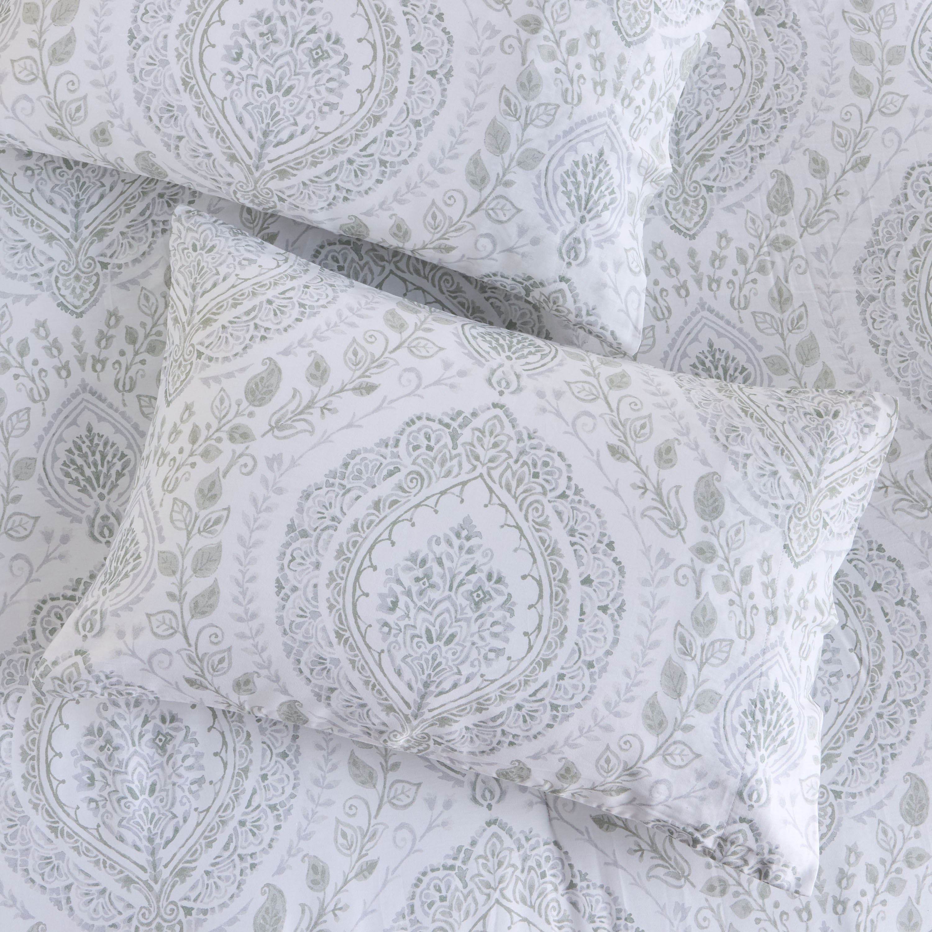 طقم لحاف قطن سوبر كينج بطبعات زهرية من 3 قطع - شيترا - 240x260 سم-household-bedding-comfortersandbedspreads-comforters-image-3