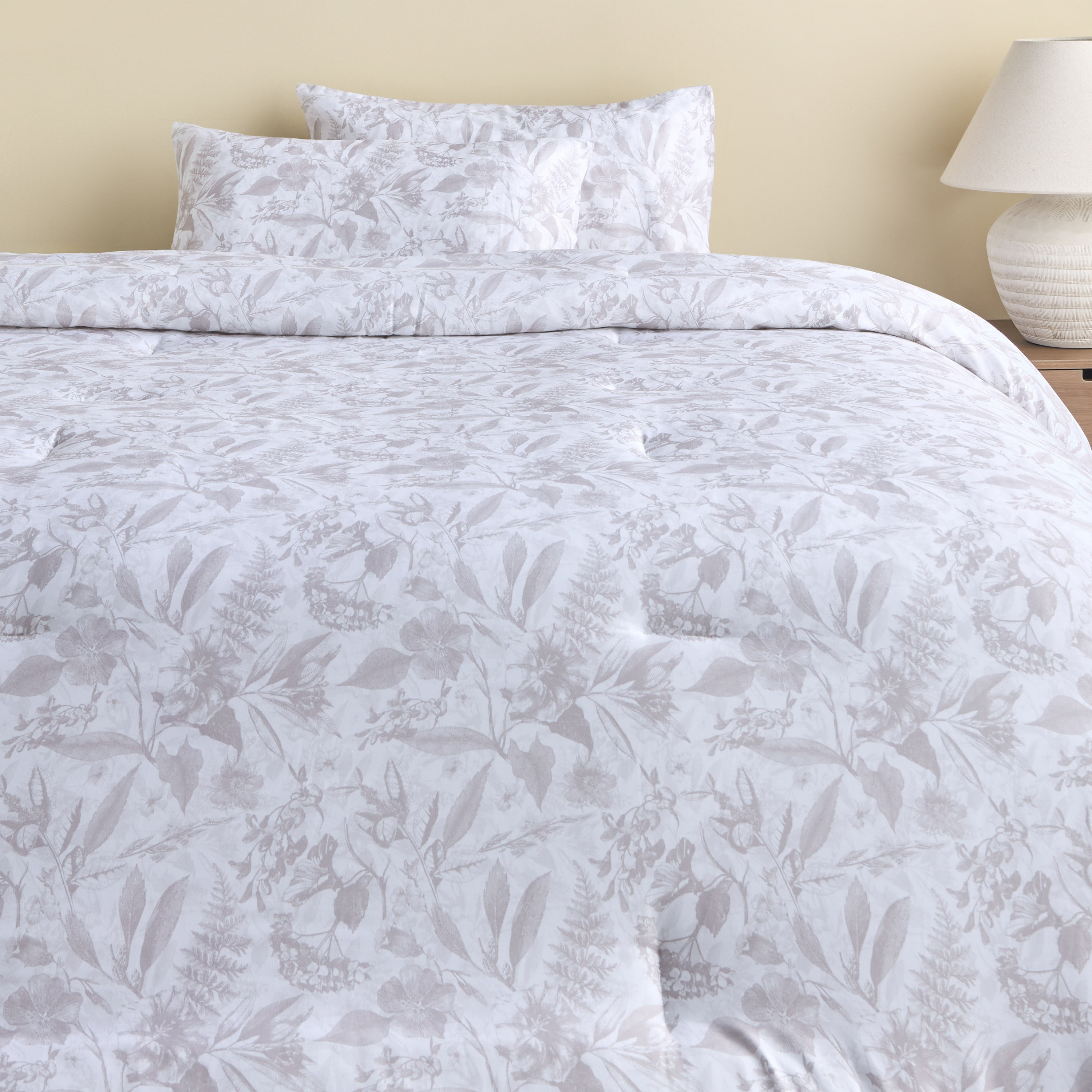 Wild Floral Cotton Printed 3-Piece Super King Comforter Set - 240x260 cm-household-bedding-comfortersandbedspreads-comforters-image-2