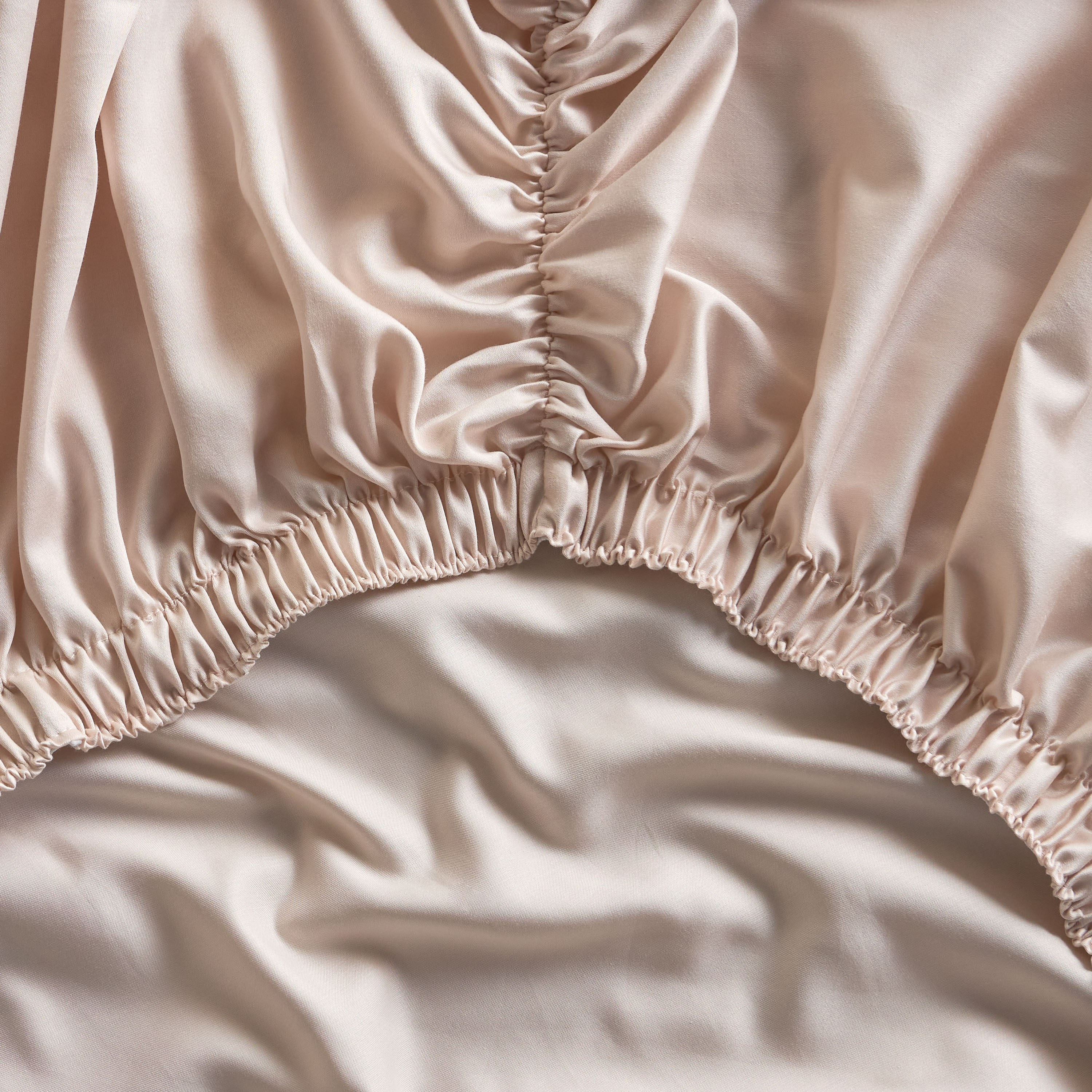 شرشف مطاطي كوين قطن مصري بعدد 400 خيط - أفيرا - 160x200 سم-household-bedding-sheetsandpillowcases-fittedsheets-image-2