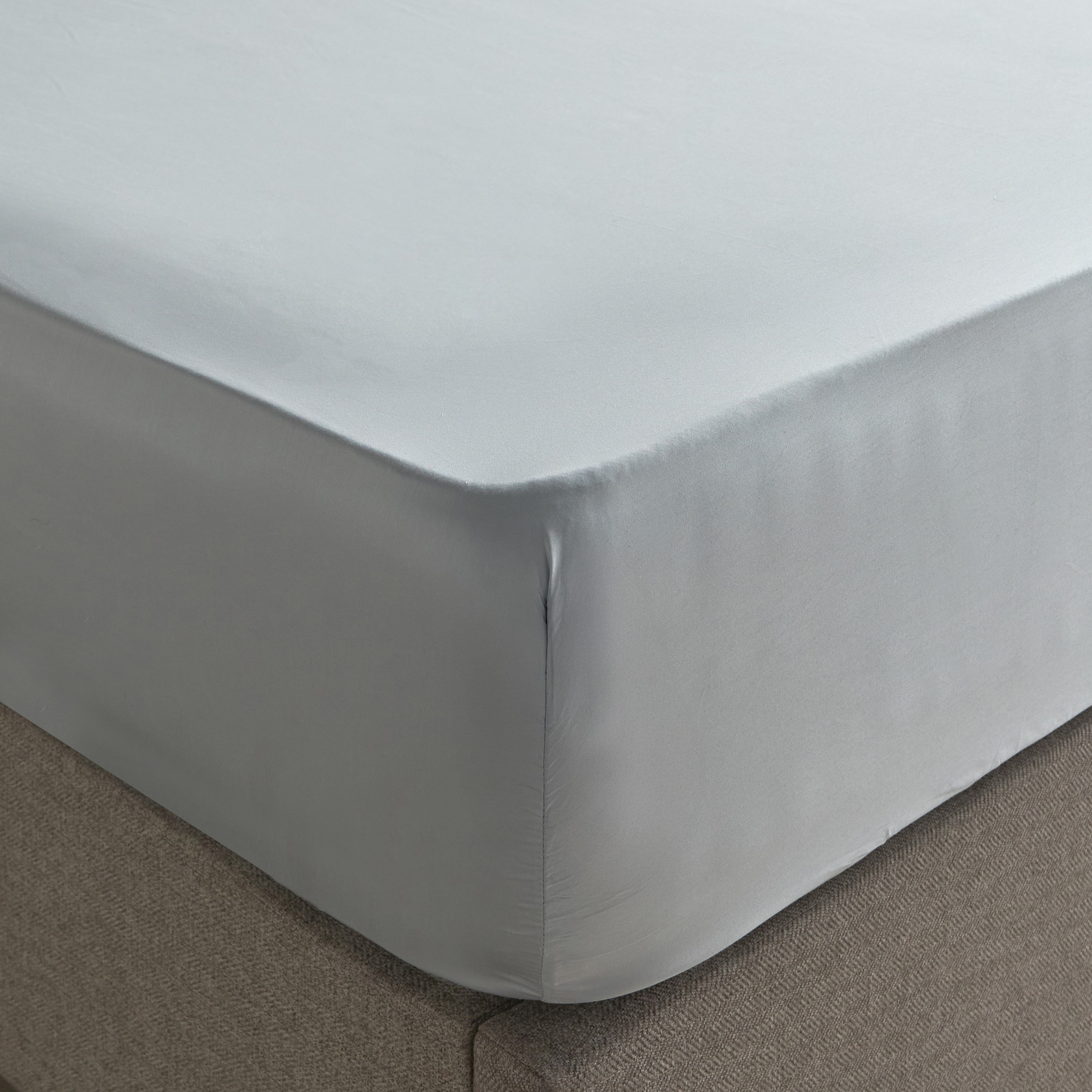 شرشف مطاطي كوين قطن مصري بعدد 400 خيط - أفيرا - 160x200 سم-household-bedding-sheetsandpillowcases-fittedsheets-image-1