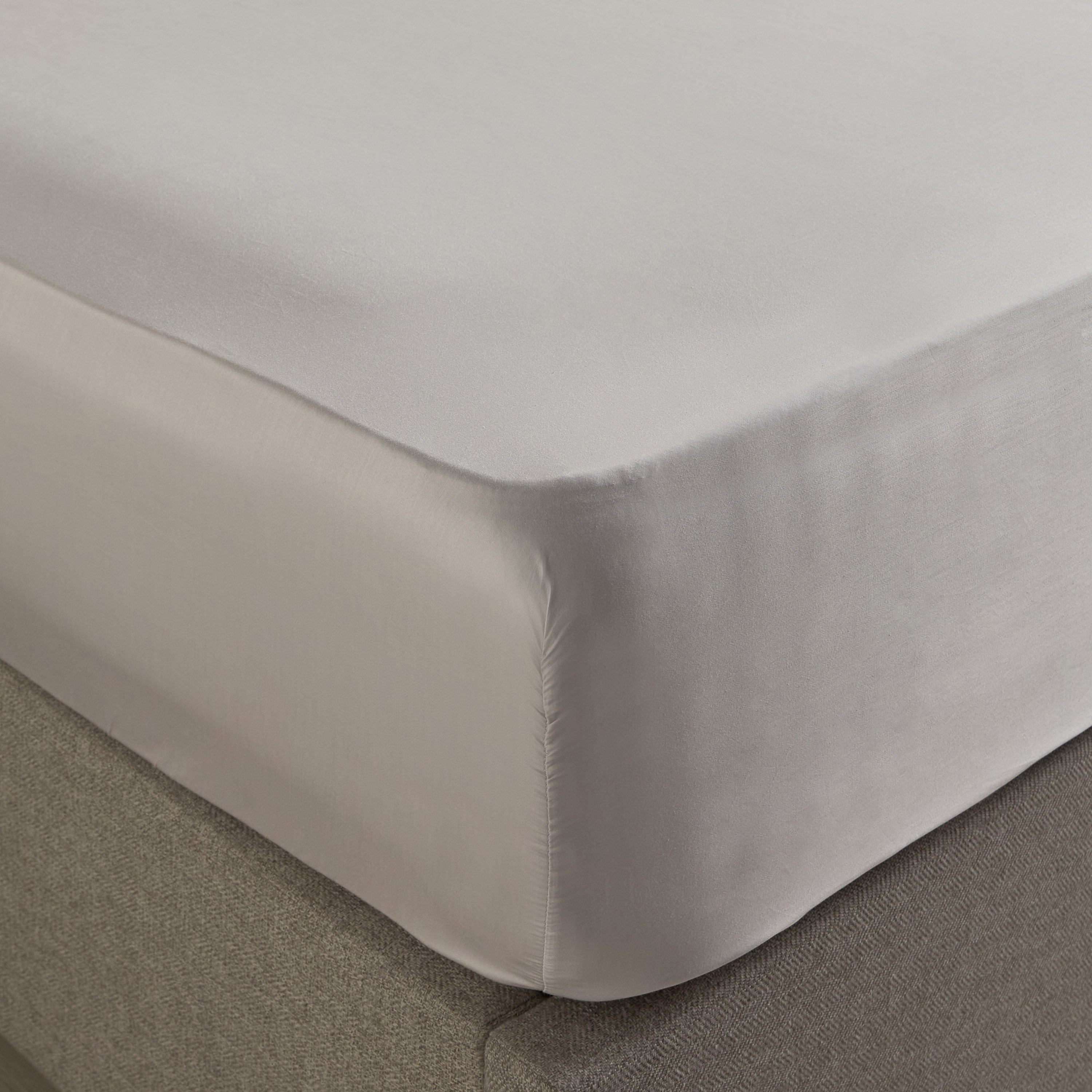 شرشف مطاطي سوبر كينج قطن مصري بعدد 400 خيط - أفيرا - 200x205 سم-household-bedding-sheetsandpillowcases-fittedsheets-image-1