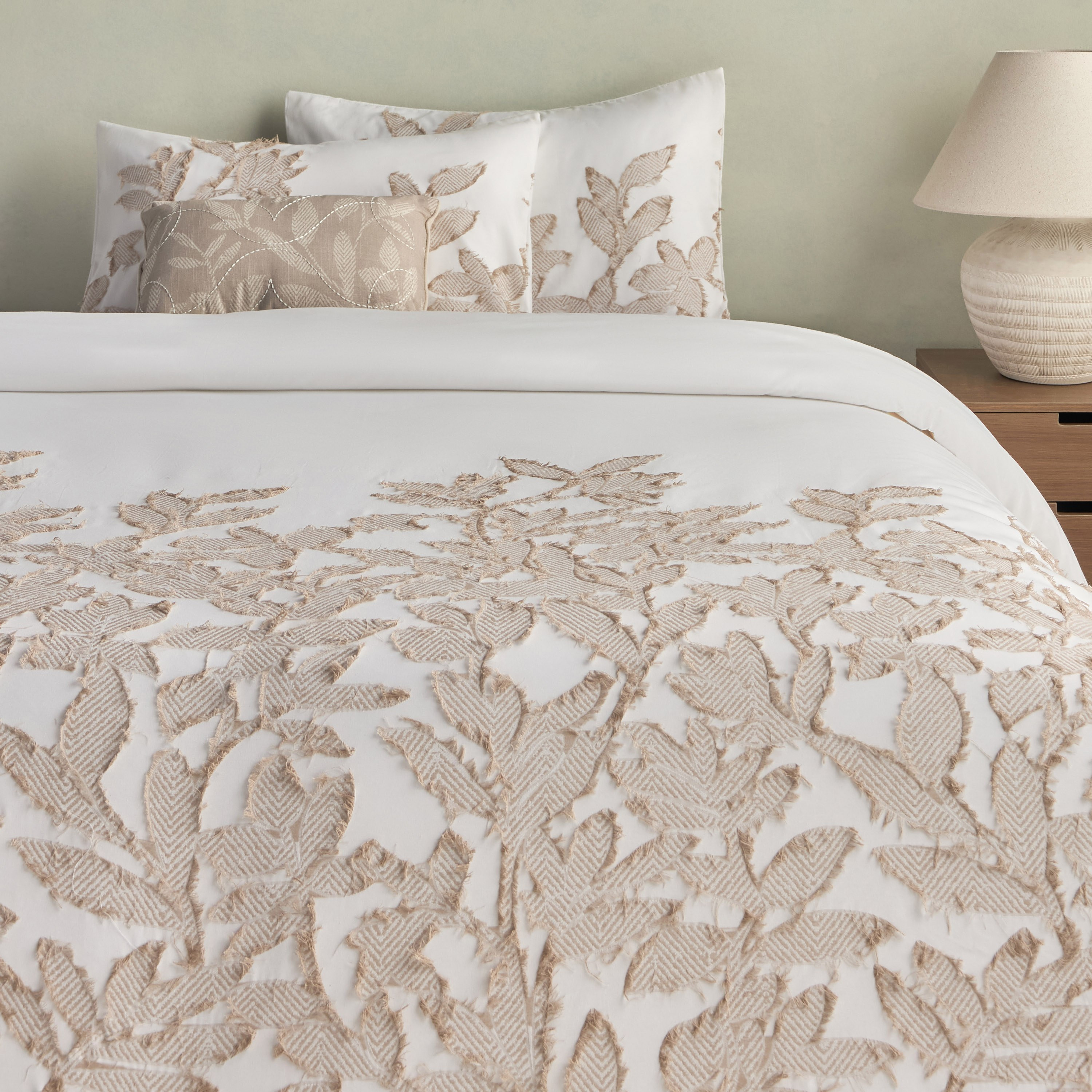 Rocco Tufted 4-Piece Super King Comforter Set - 240x260 cm-household-bedding-comfortersandbedspreads-comforters-image-2