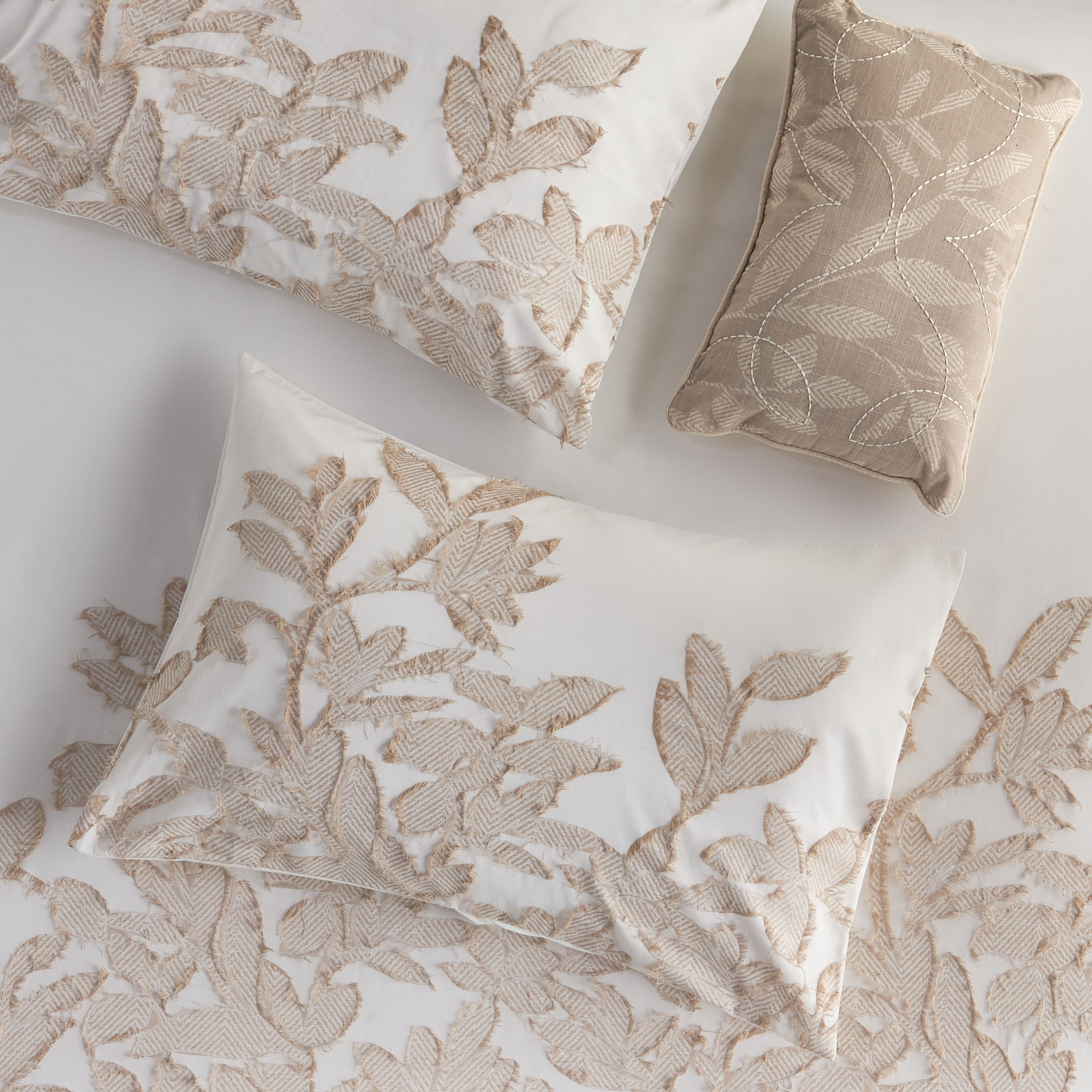 Rocco Tufted 4-Piece Super King Comforter Set - 240x260 cm-household-bedding-comfortersandbedspreads-comforters-image-3