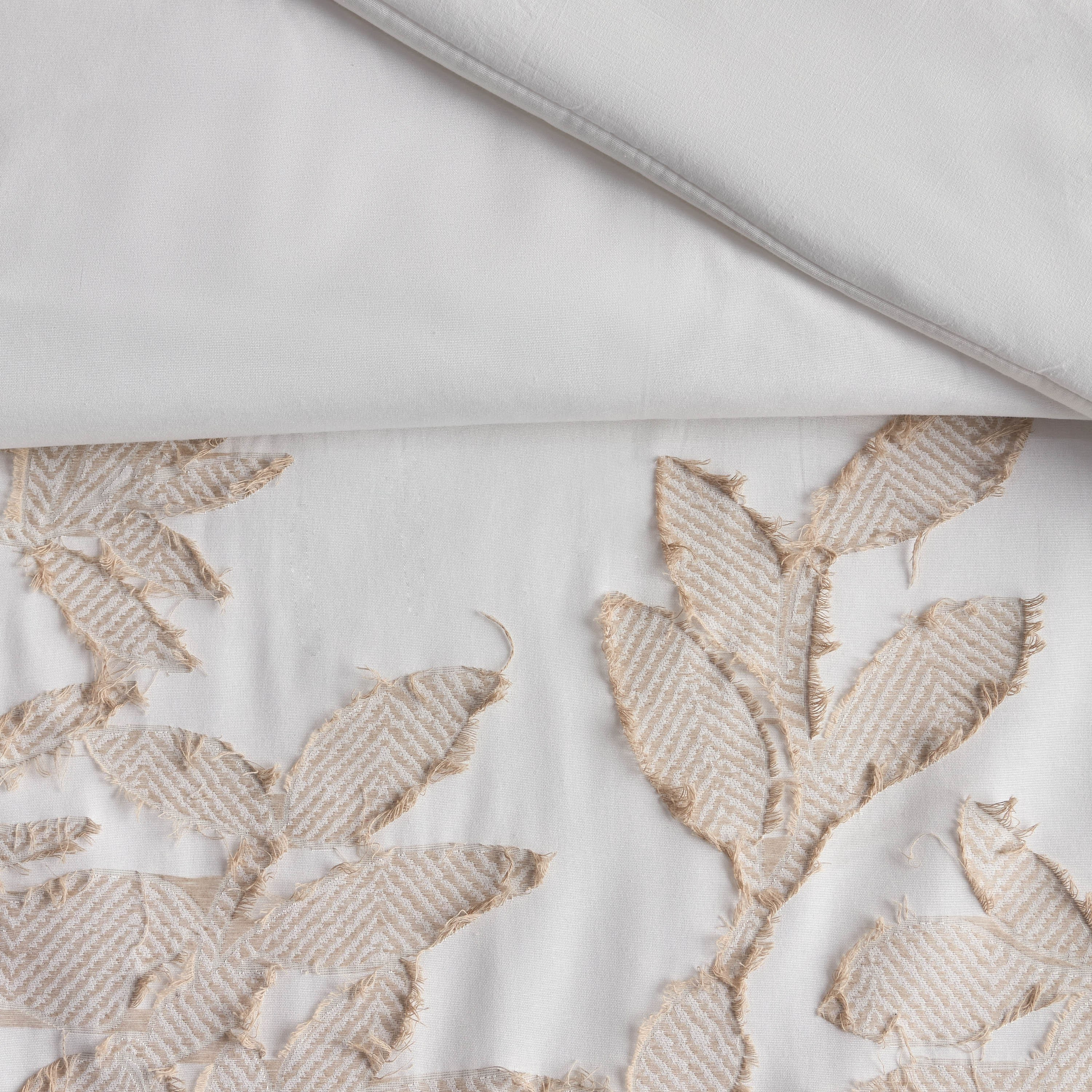 Rocco Tufted 4-Piece Super King Comforter Set - 240x260 cm-household-bedding-comfortersandbedspreads-comforters-image-4