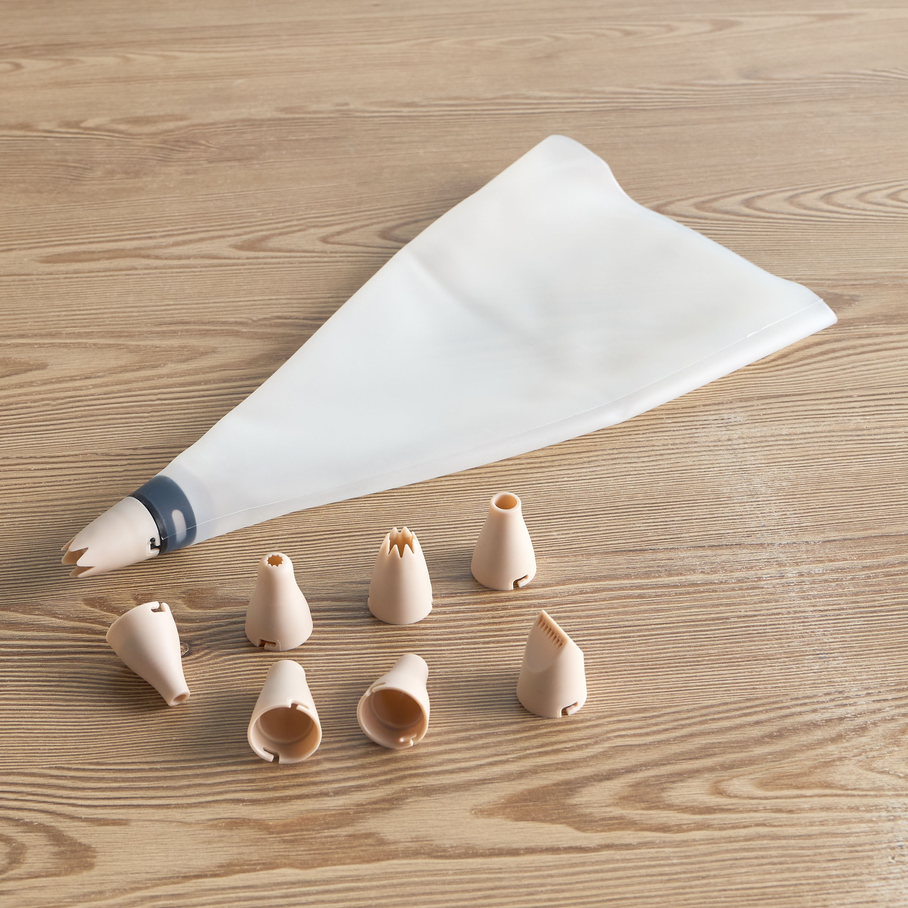 Nyla 9-Piece Silicone Piping Bag with Nozzle Set