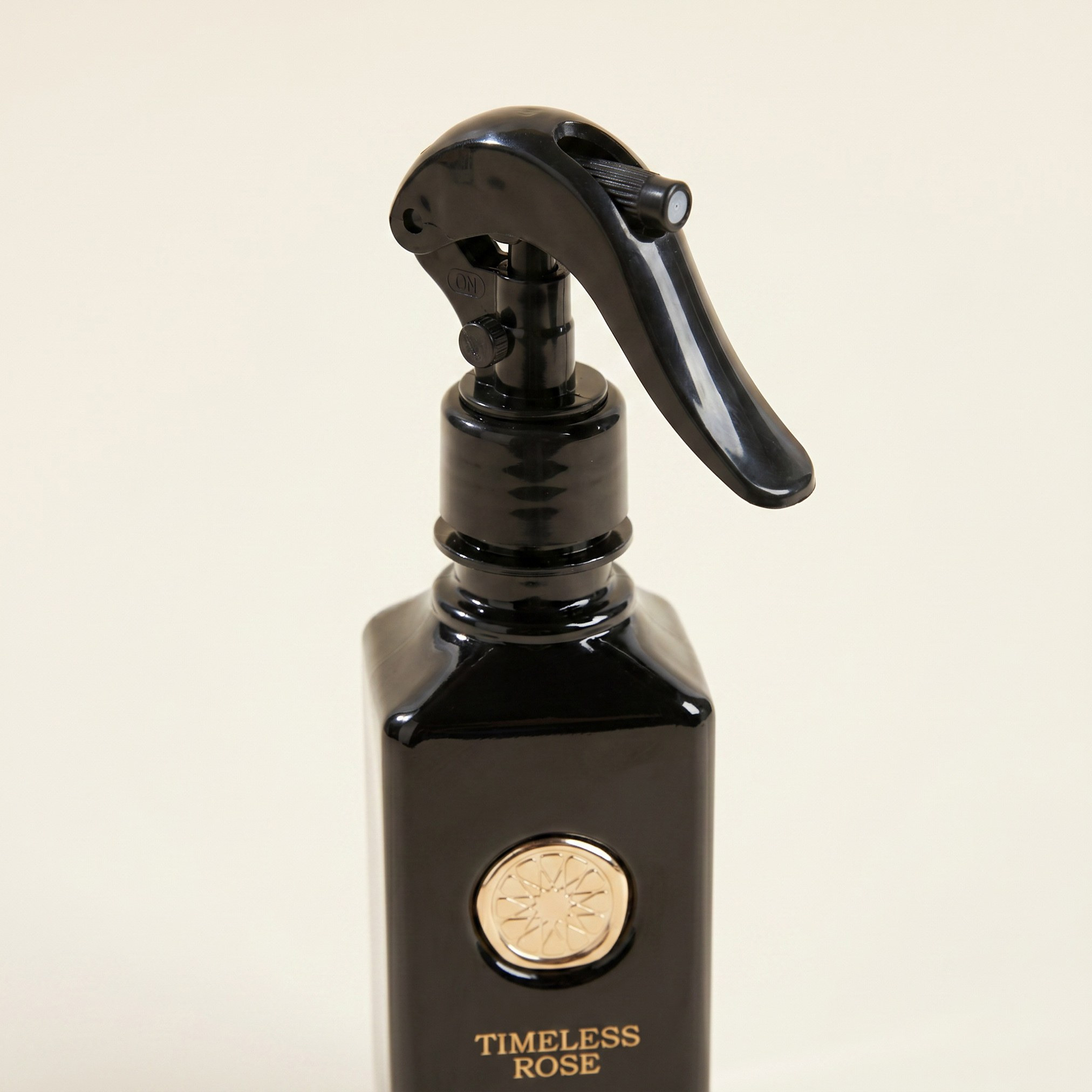بخاخ معطر جو تايمليس روز - عود هيرتدج - 250 مل-household-homefragrance-homesprays-image-3