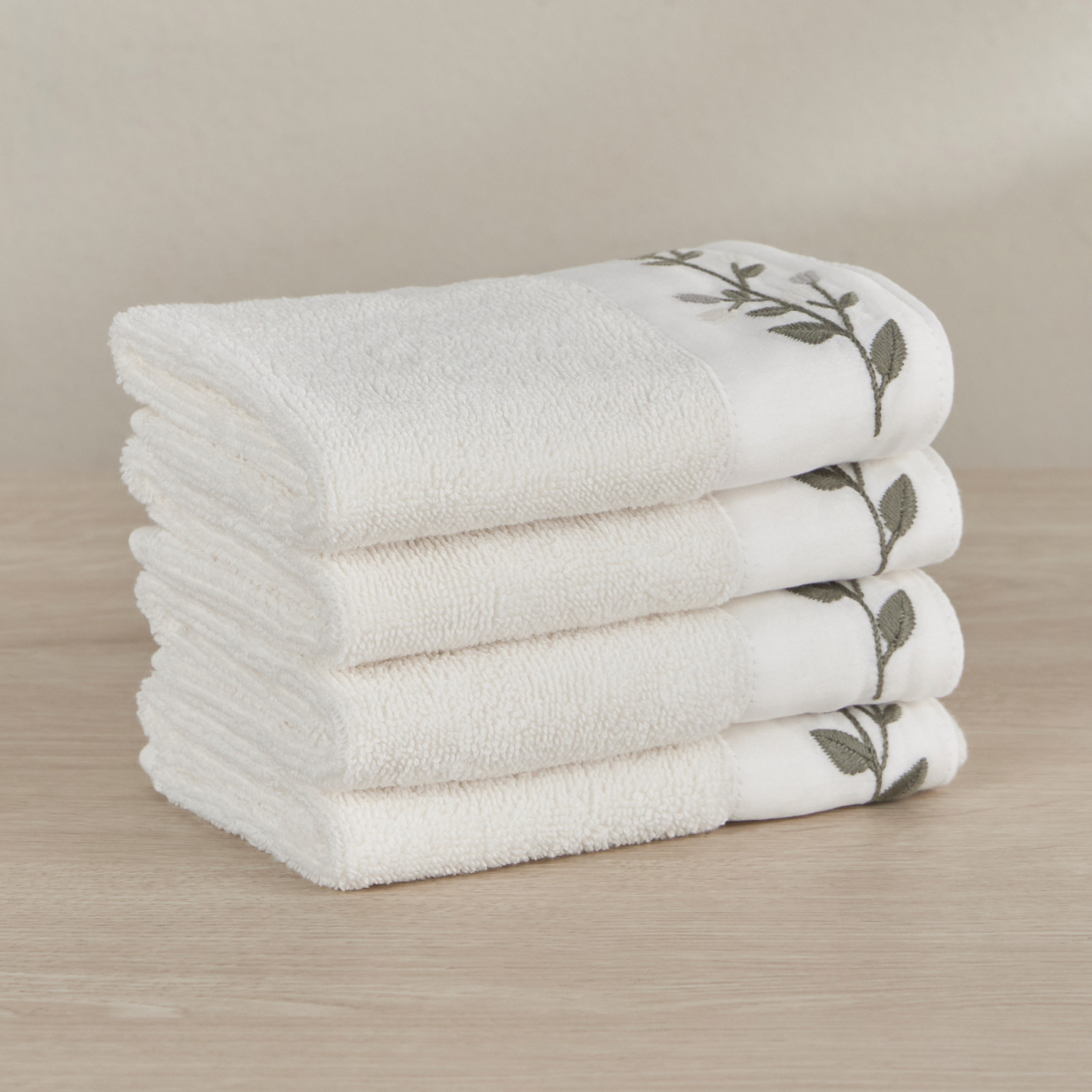 طقم مناشف يد قطن تركي مطرزة 4 قطع 550 جرام لكل متر مربع - غورامي - 30x30 سم-household-bathandlaundry-bathlinen-towels-image-1