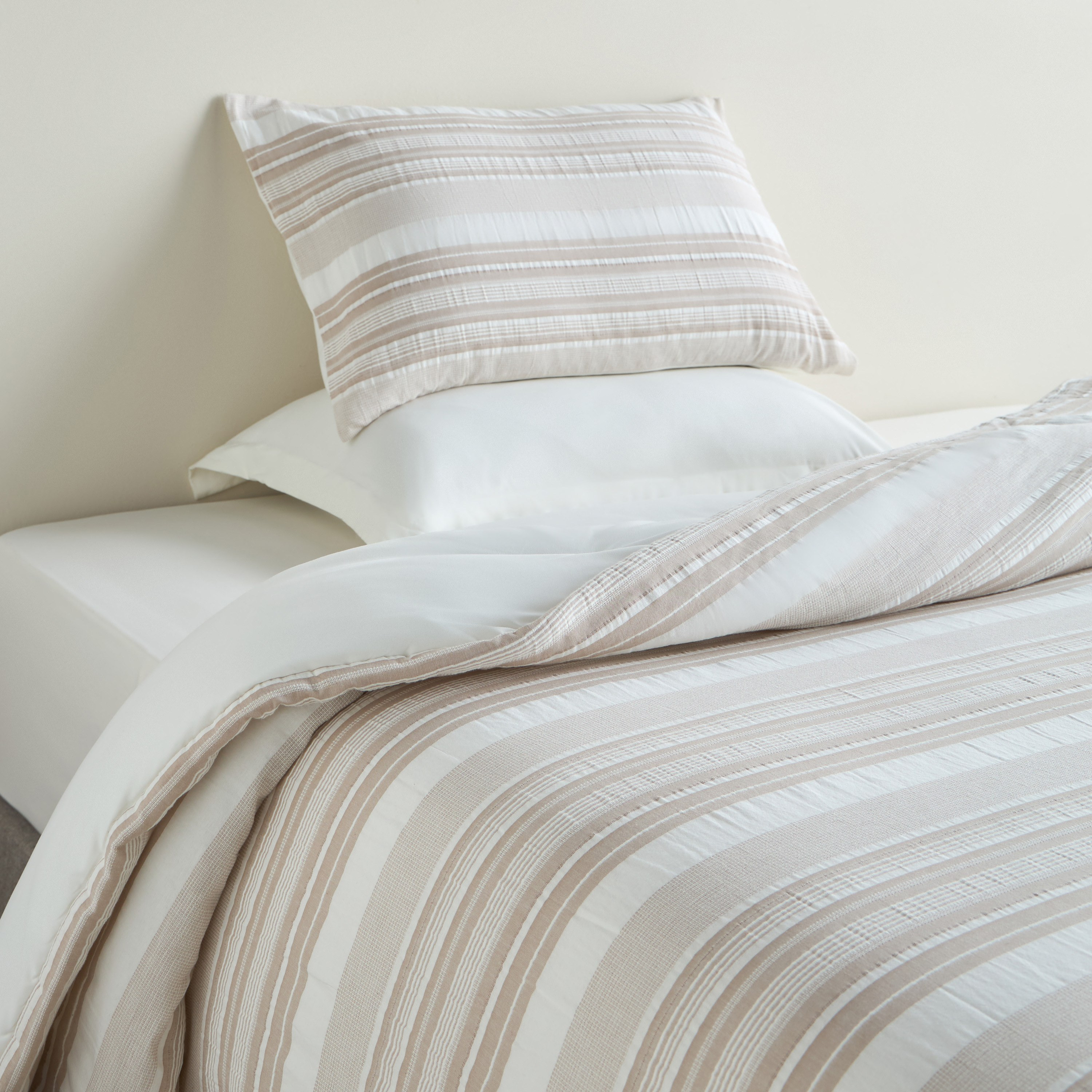 Abel Cotton Striped 4-Piece Full Comforter and Sheet Set - 160x240 cm-household-bedding-comfortersandbedspreads-bedinabag-image-1