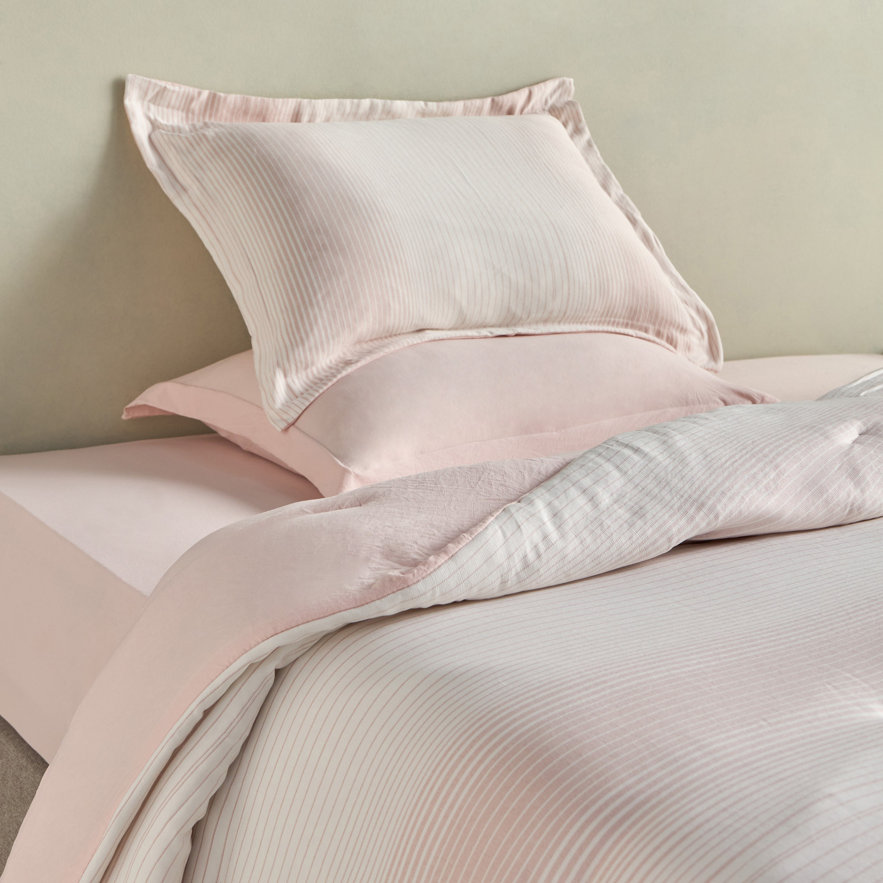 Adao Striped 4-Piece Full Comforter and Sheet Set - 160x240 cm-household-bedding-comfortersandbedspreads-bedinabag-image-1