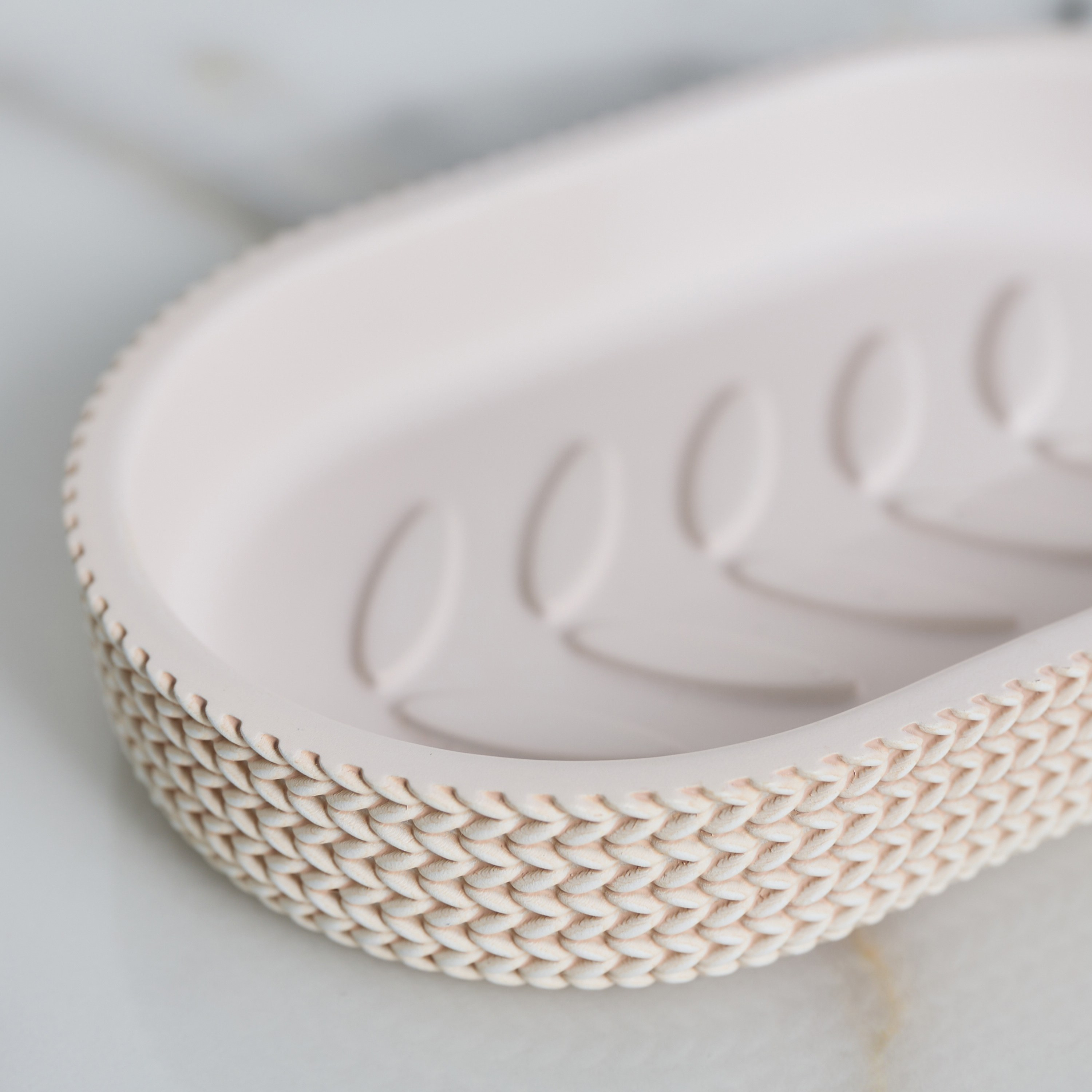Ruffle Soap Dish-household-bathandlaundry-bathaccessories-soapdishesanddispensers-image-2
