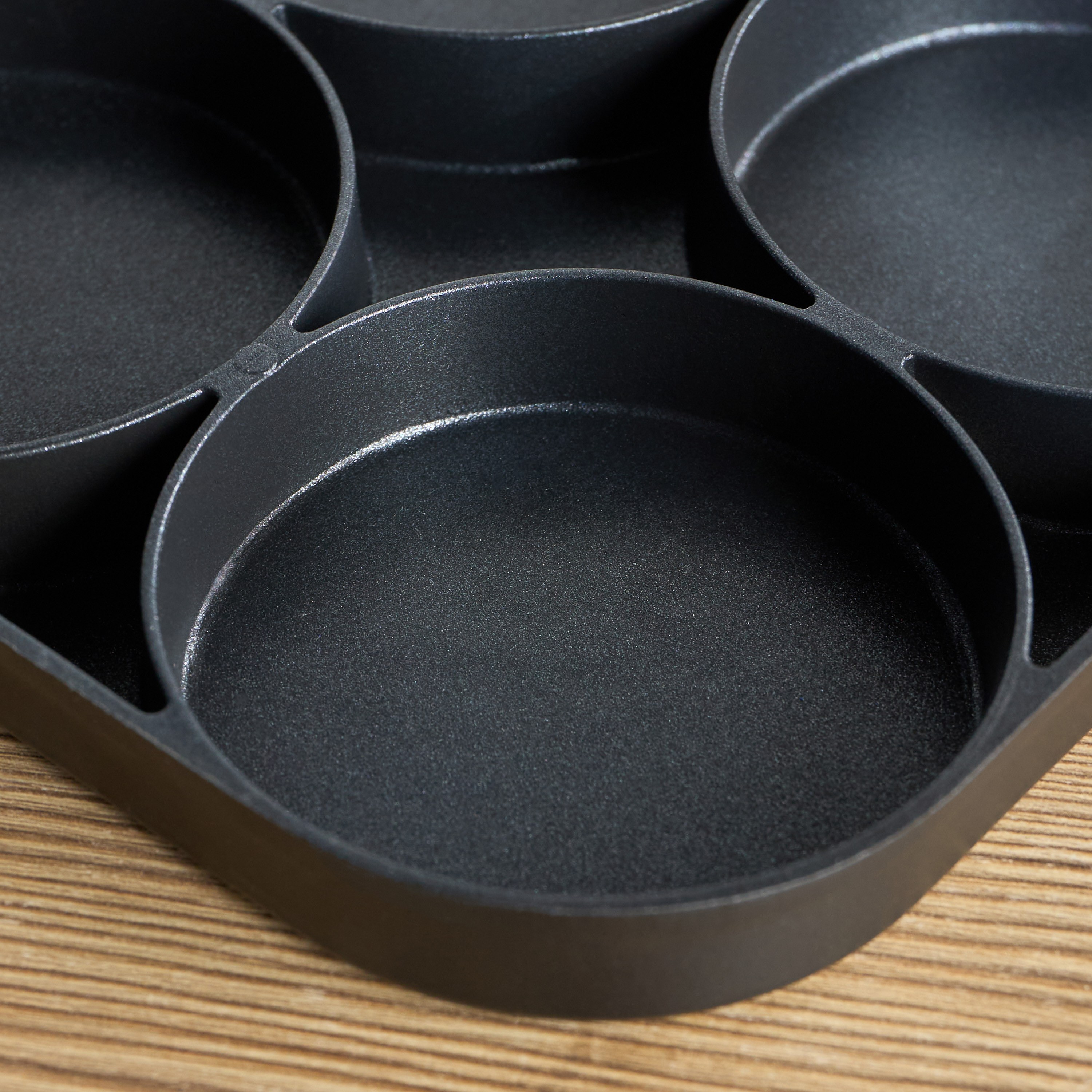 Emblica Aluminium 4-Cup Egg Pan - 17x34 cm-household-kitchen-cookware-potsandpans-image-2