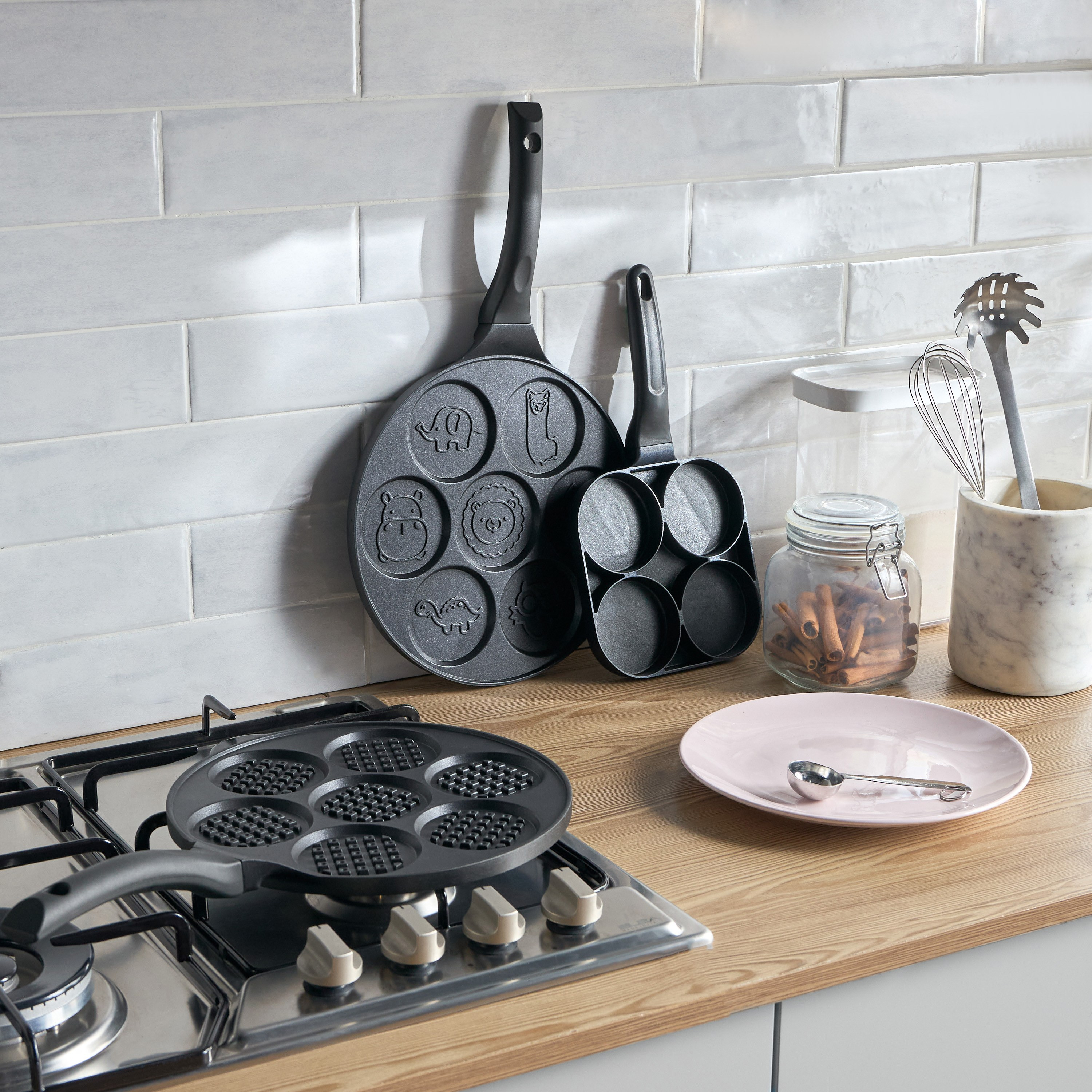 Emblica Aluminium 4-Cup Egg Pan - 17x34 cm-household-kitchen-cookware-potsandpans-image-4