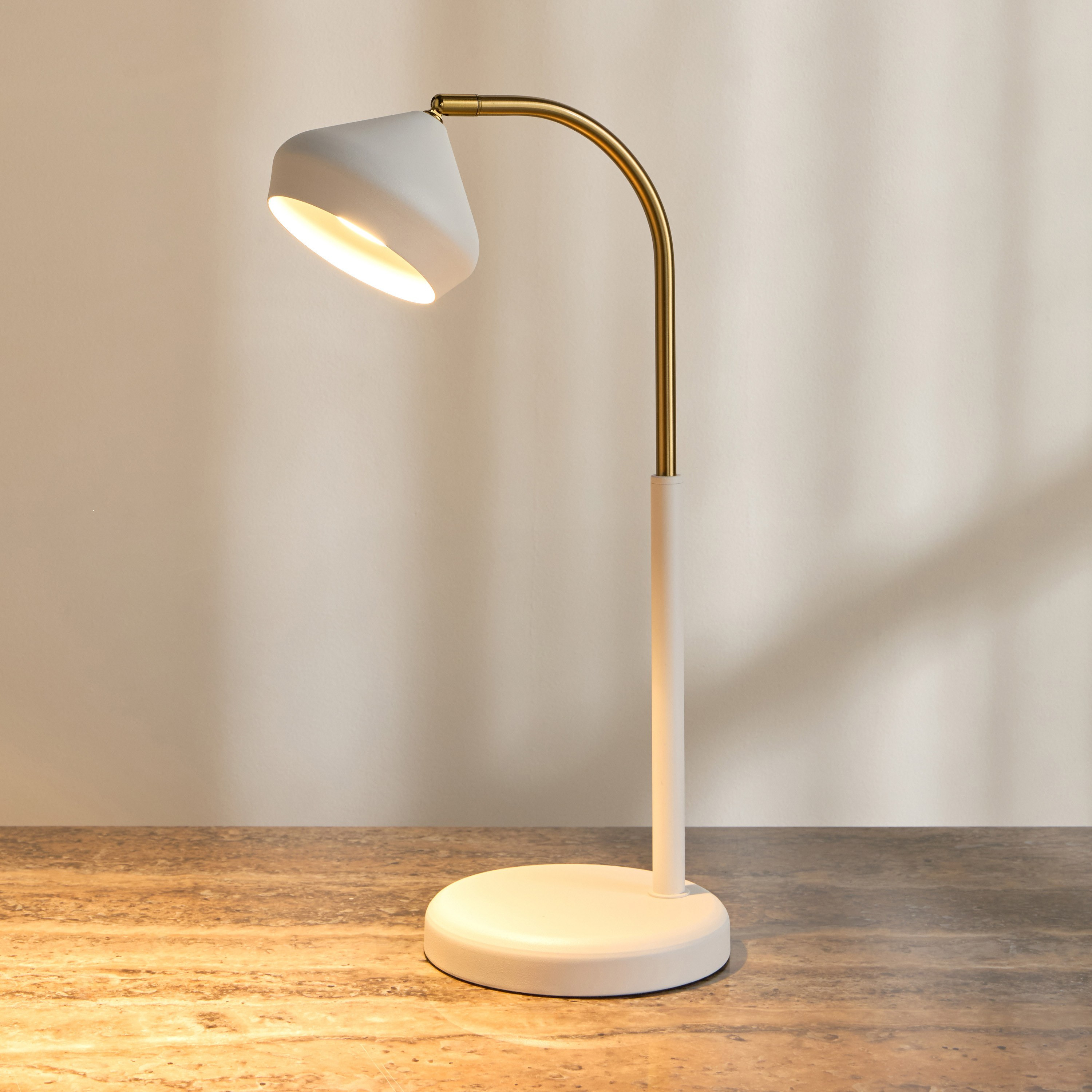 Fabel Metal Table Lamp - 50.5 cm-household-lighting-tableanddesklamps-image-2