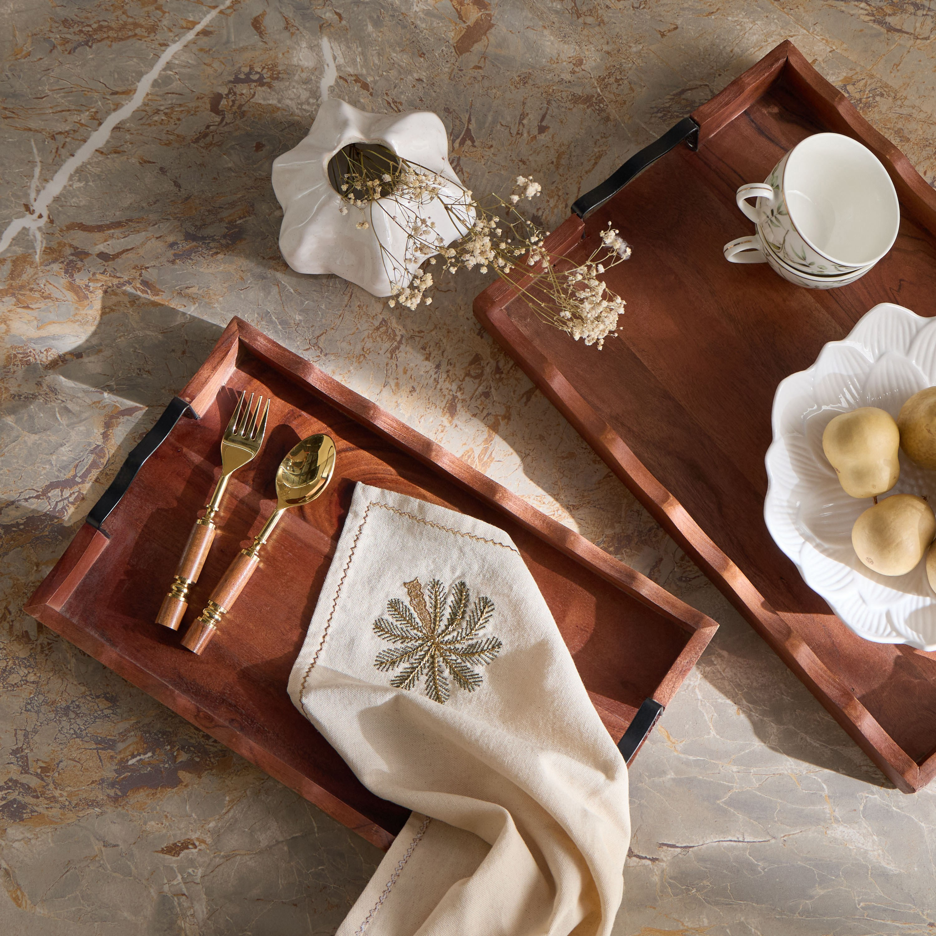 صينية تقديم خشبية بحواف متموجة - لورا-household-dining-serveware-servingtrays-image-3