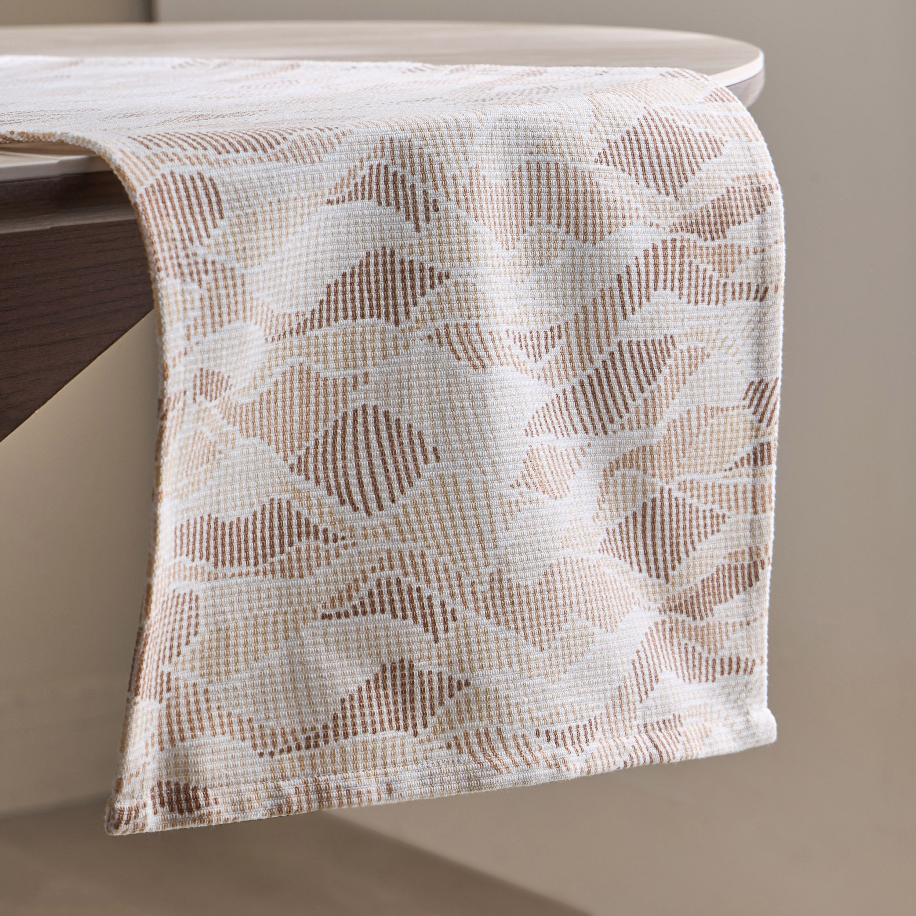 مفرش طاولة - فيرتو - 33x180 سم-household-dining-tablelinen-runnersandtablecovers-image-2