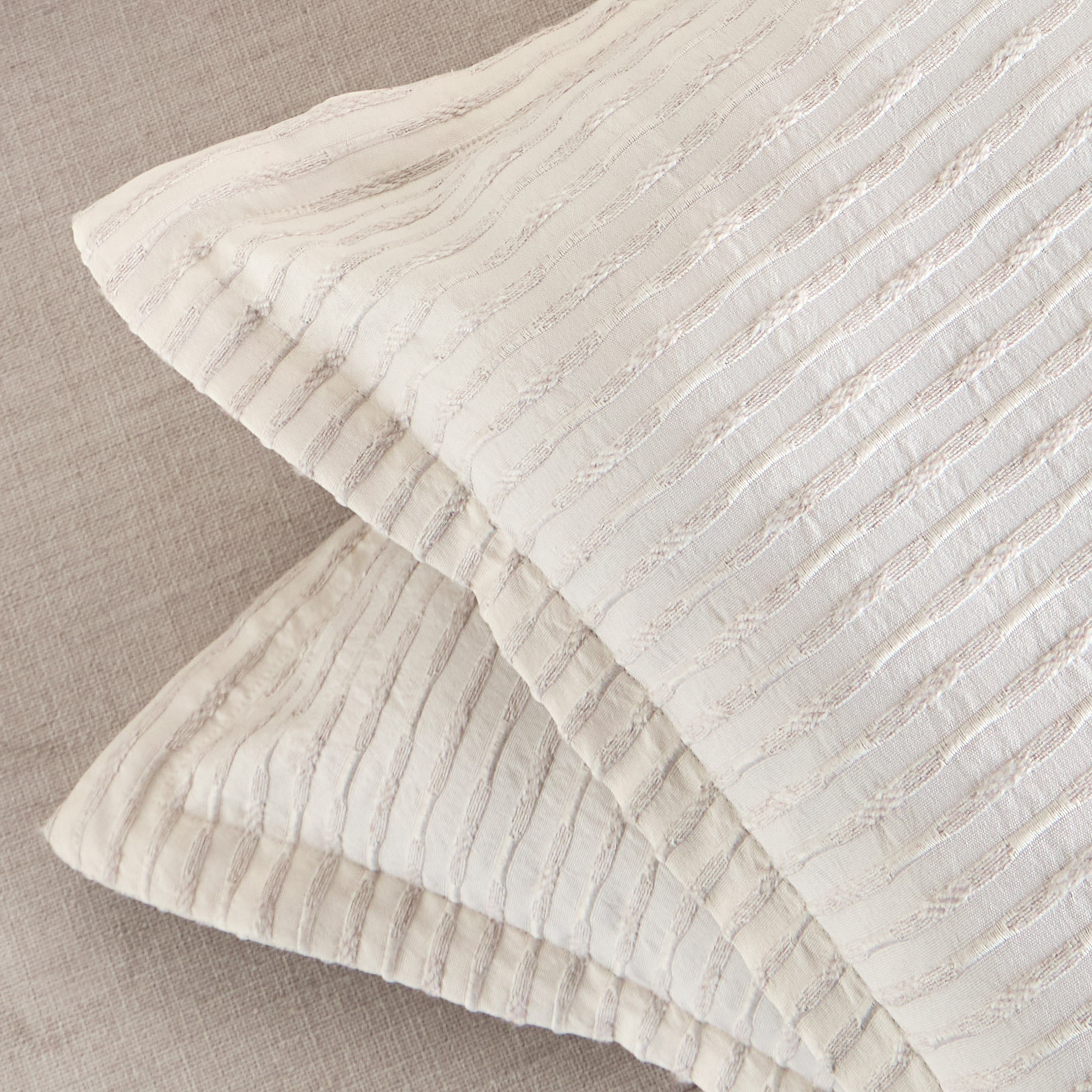 طقم وسائد محشوة منسوجة مخططة قطعتين من كلارا - 50x50 سم-household-cushionsandthrows-filledcushions-decorativecushions-image-2