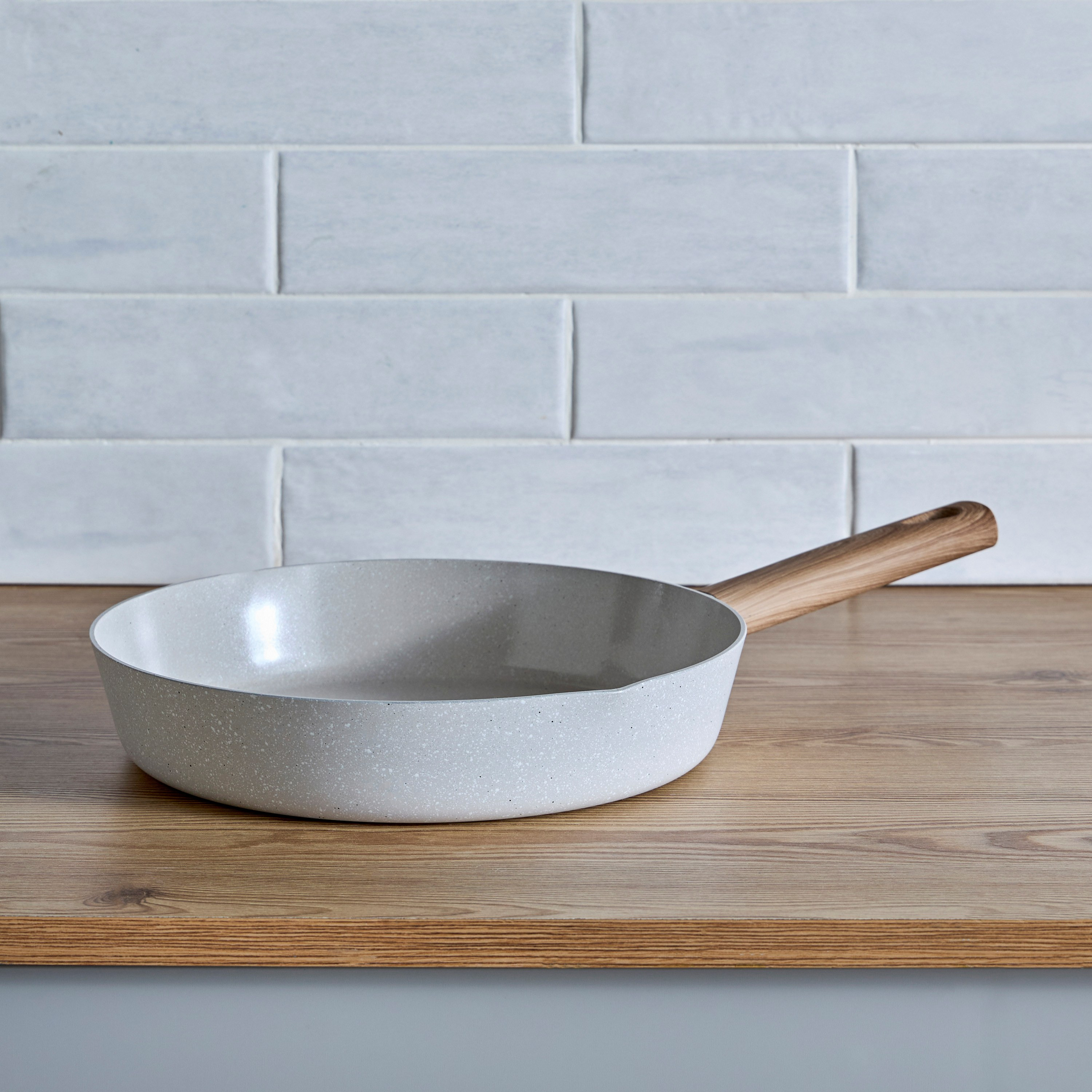 Mahra Aluminum Fry Pan - 2.7 L