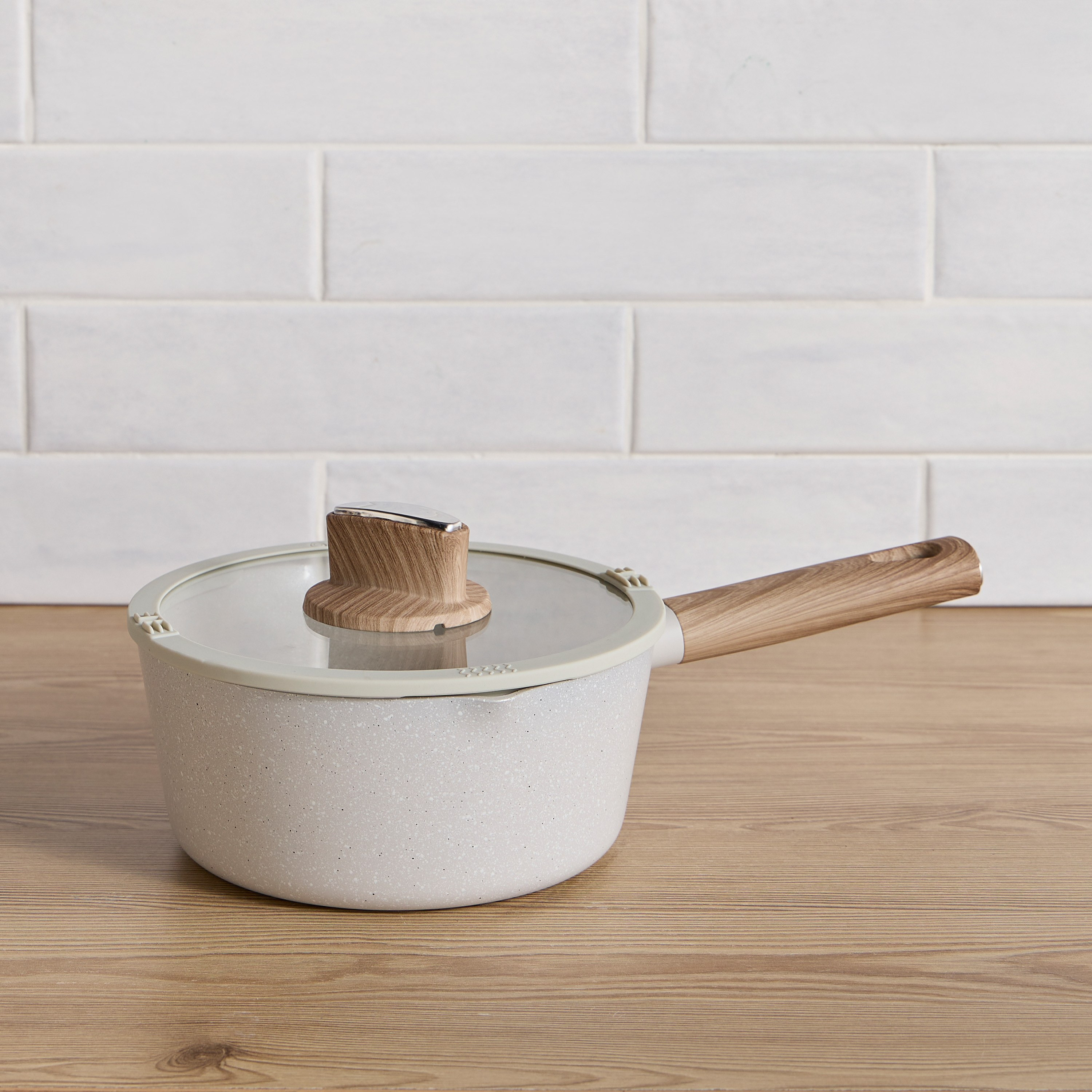 Mahra Aluminium Saucepan - 2.3 L