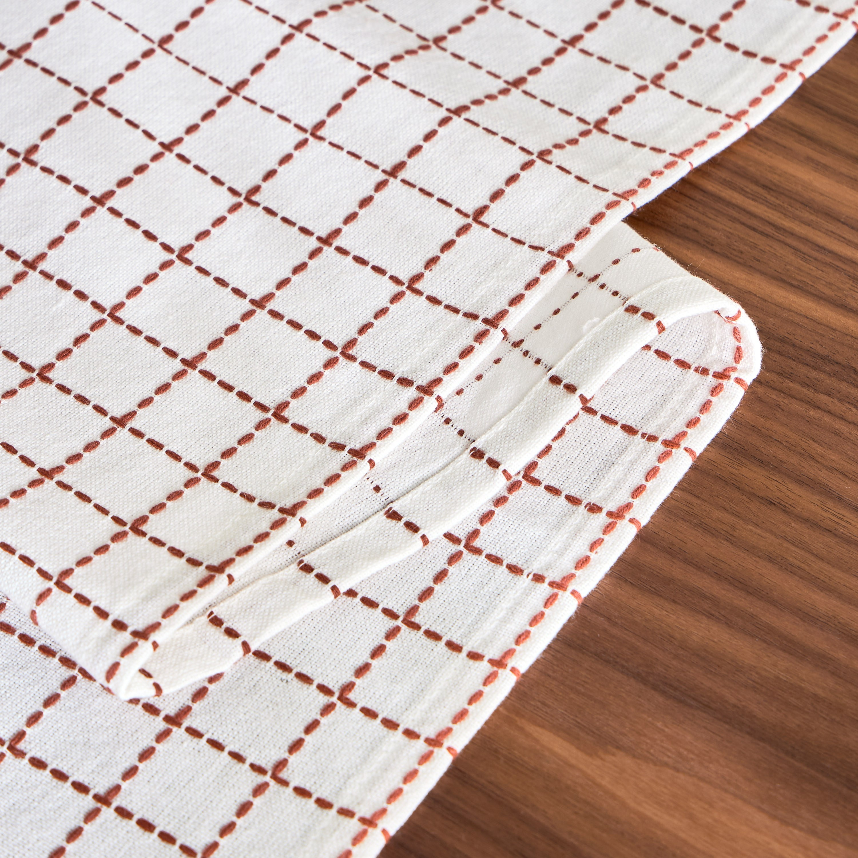 Perla Table Runner - 33x120 cm-household-dining-tablelinen-runnersandtablecovers-image-3