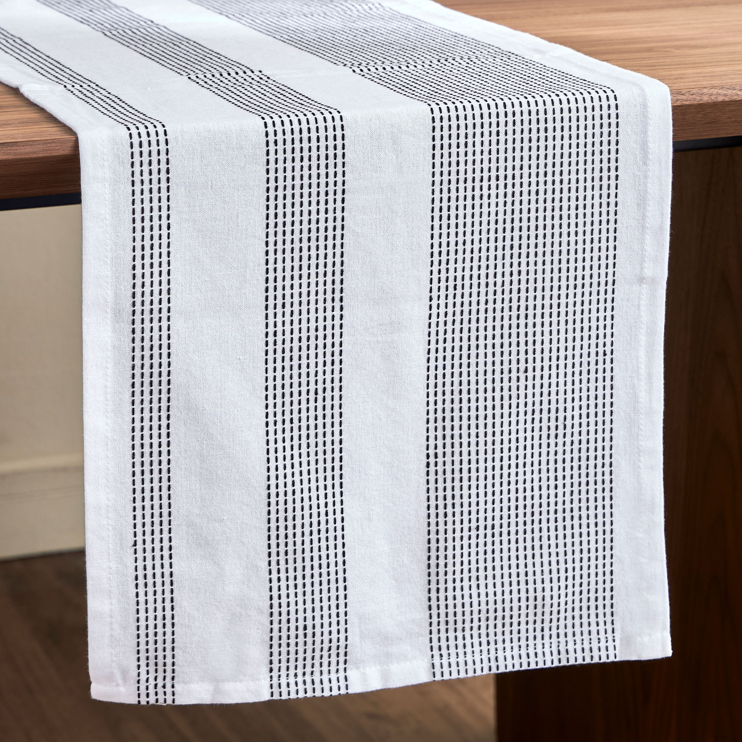 Maria Table Runner - 33x180 cm-household-dining-tablelinen-runnersandtablecovers-image-2