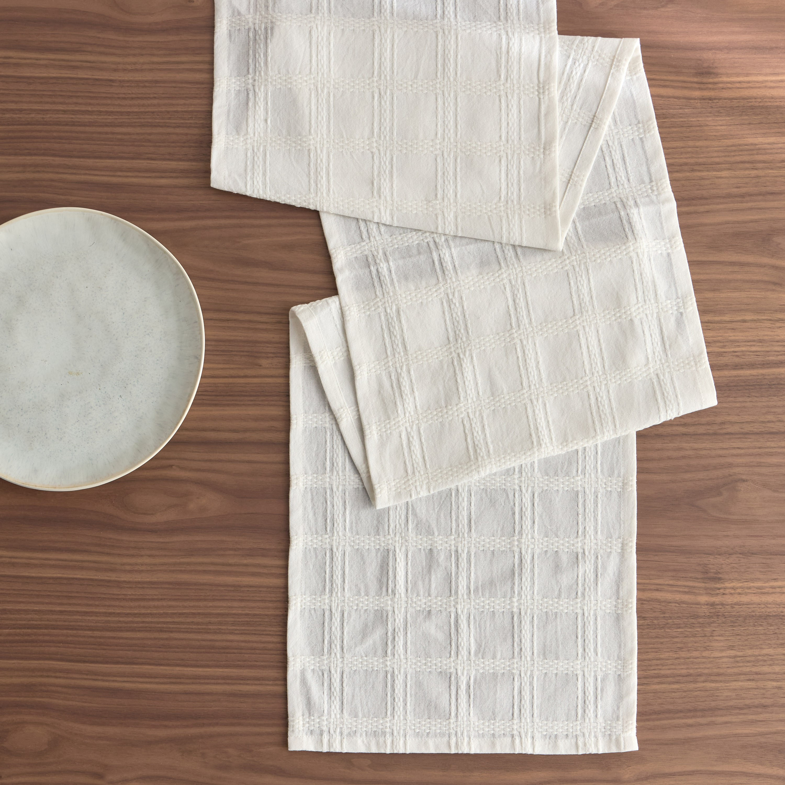 مفرش طاولة - ديلان - 33x120 سم-household-dining-tablelinen-runnersandtablecovers-image-1