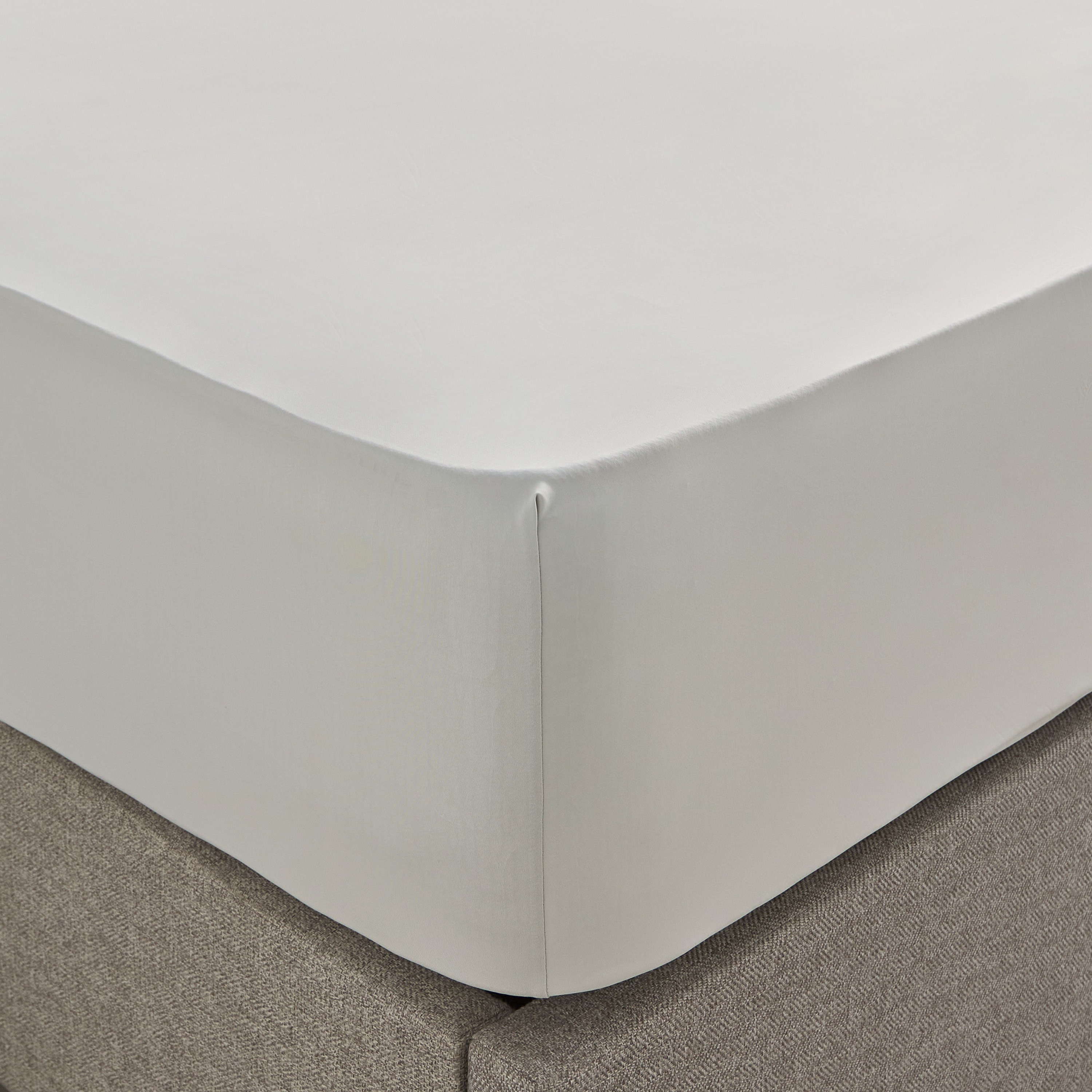 Frost Cooling HeiQ Fresh Queen Fitted Sheet - 160x200 cm-household-bedding-sheetsandpillowcases-fittedsheets-image-1