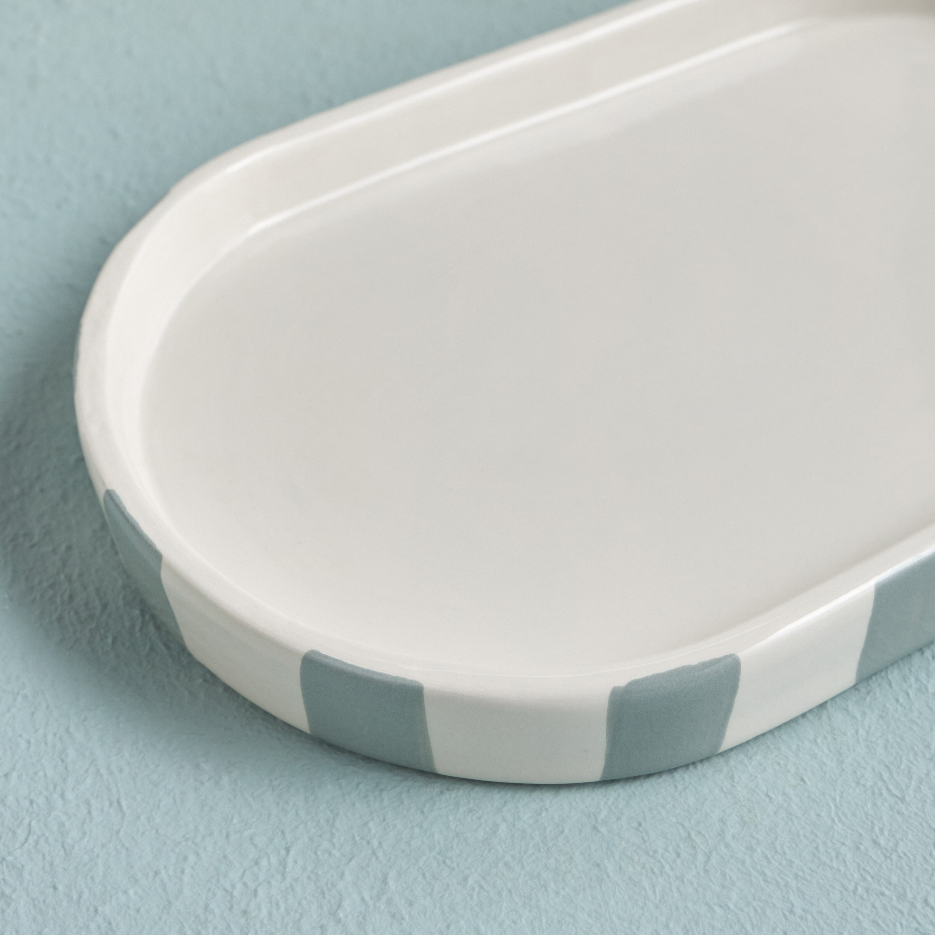 Cevia Towel Tray-household-bathandlaundry-bathaccessories-toweltraysandplatforms-image-2