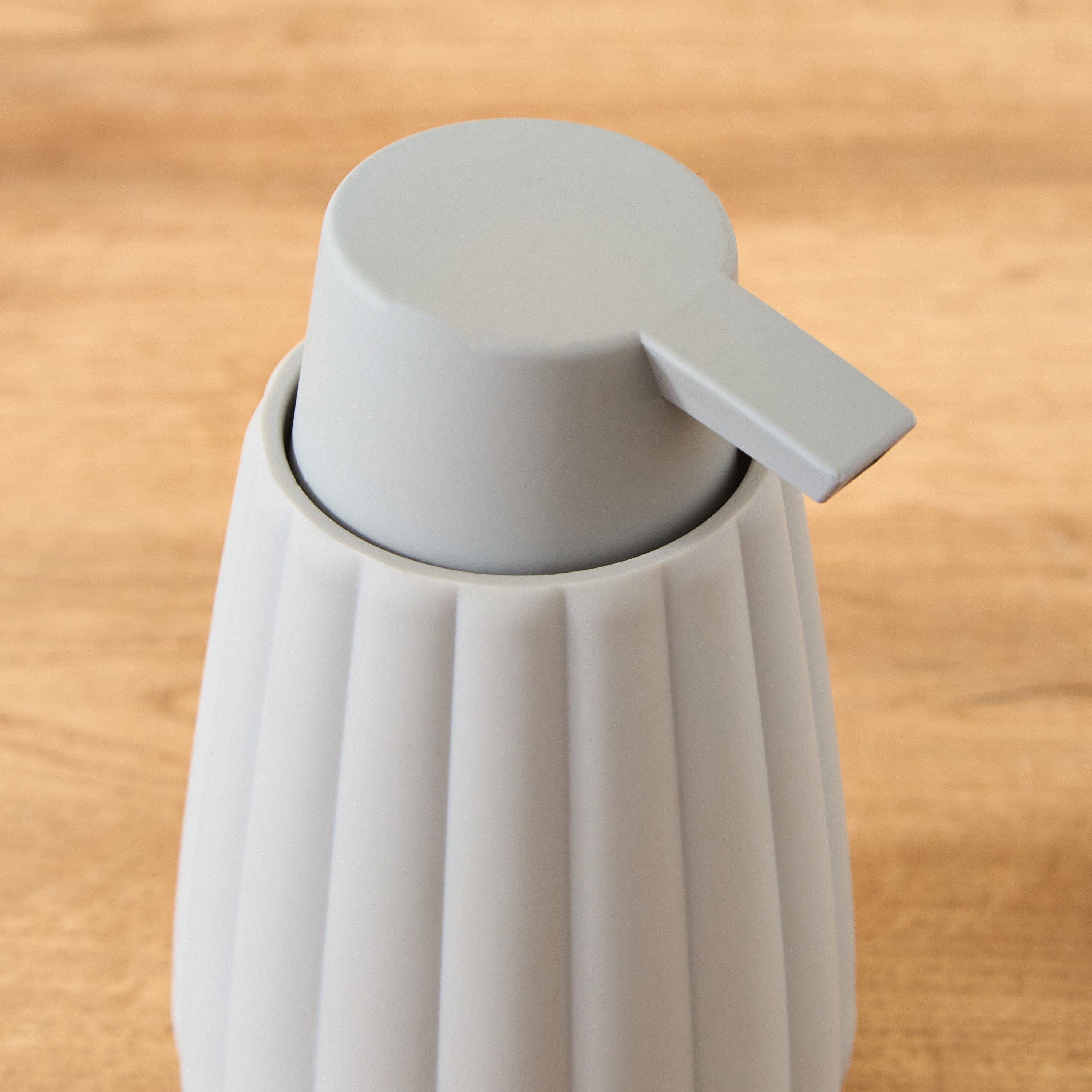 طقم اكسسوارات حمام 3 قطع - عناية-household-bathandlaundry-bathaccessories-bathaccessorysets-image-3