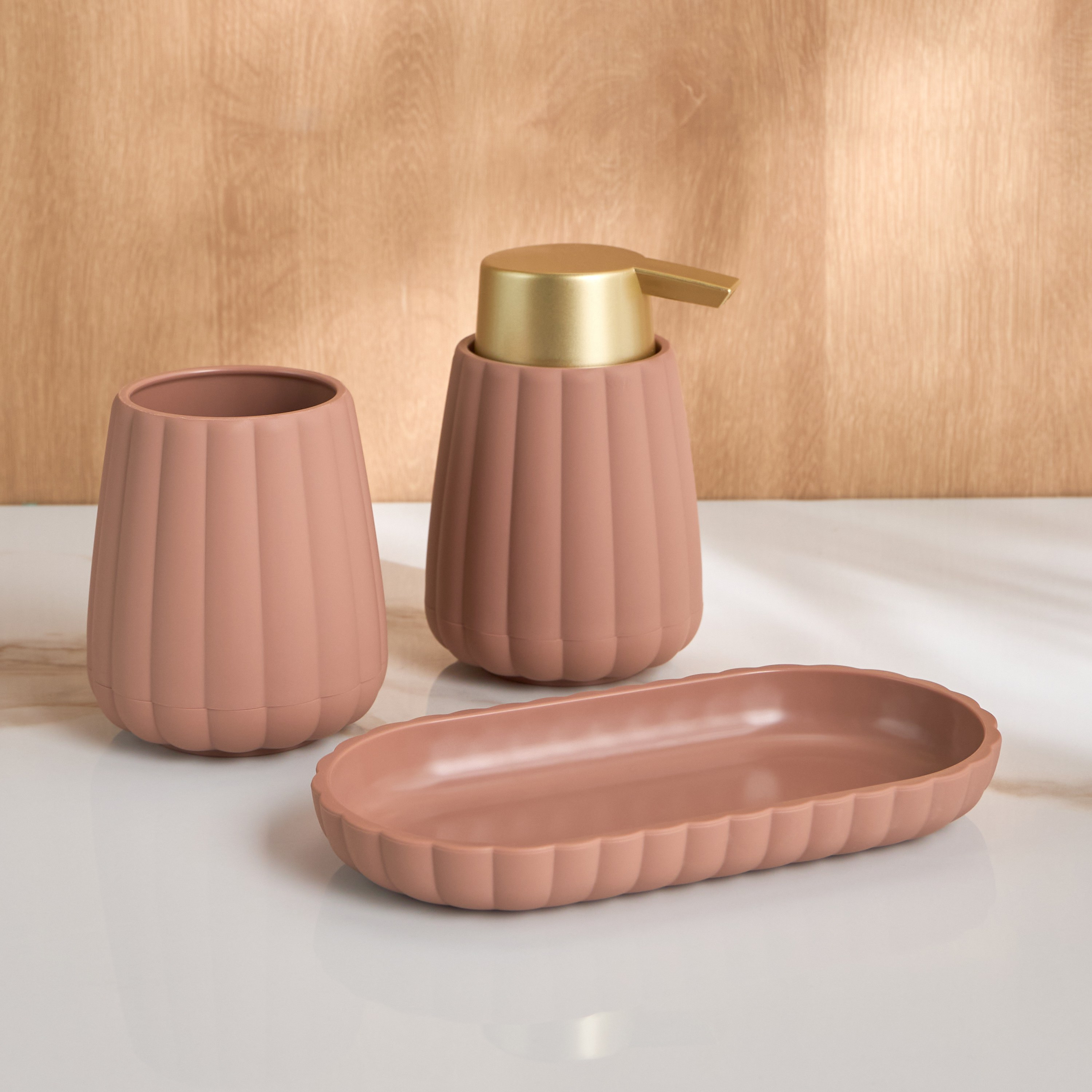 طقم اكسسوارات حمام 3 قطع - عناية-household-bathandlaundry-bathaccessories-bathaccessorysets-image-1