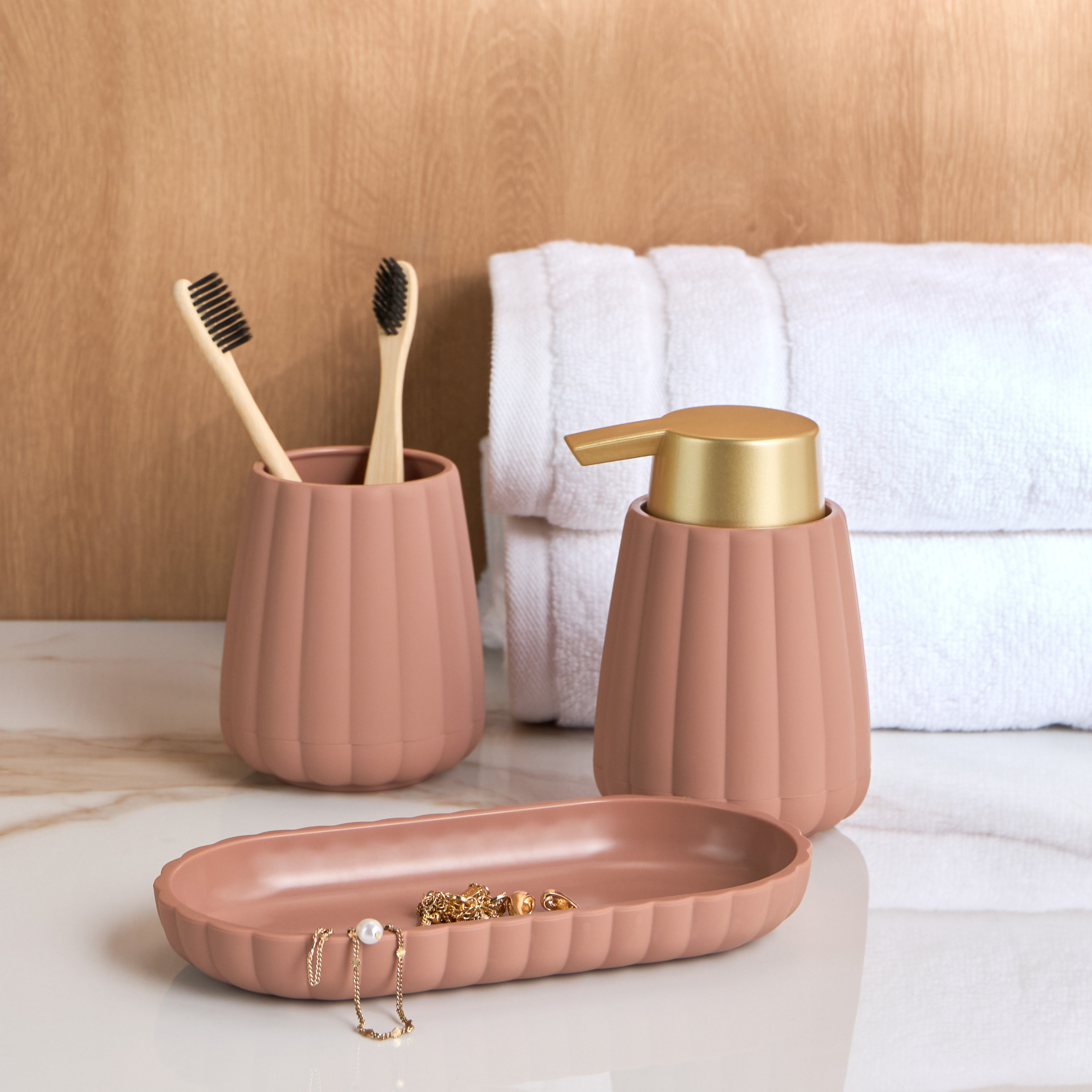 طقم اكسسوارات حمام 3 قطع - عناية-household-bathandlaundry-bathaccessories-bathaccessorysets-image-3