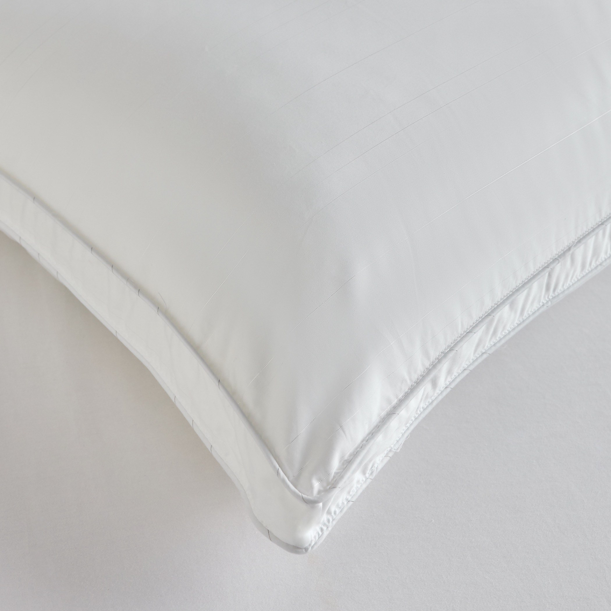 Argent Silver Ion Down Alternative Anti-Bacterial 1-Piece King Pillow - 50x90 cm-household-bedding-pillows-image-2