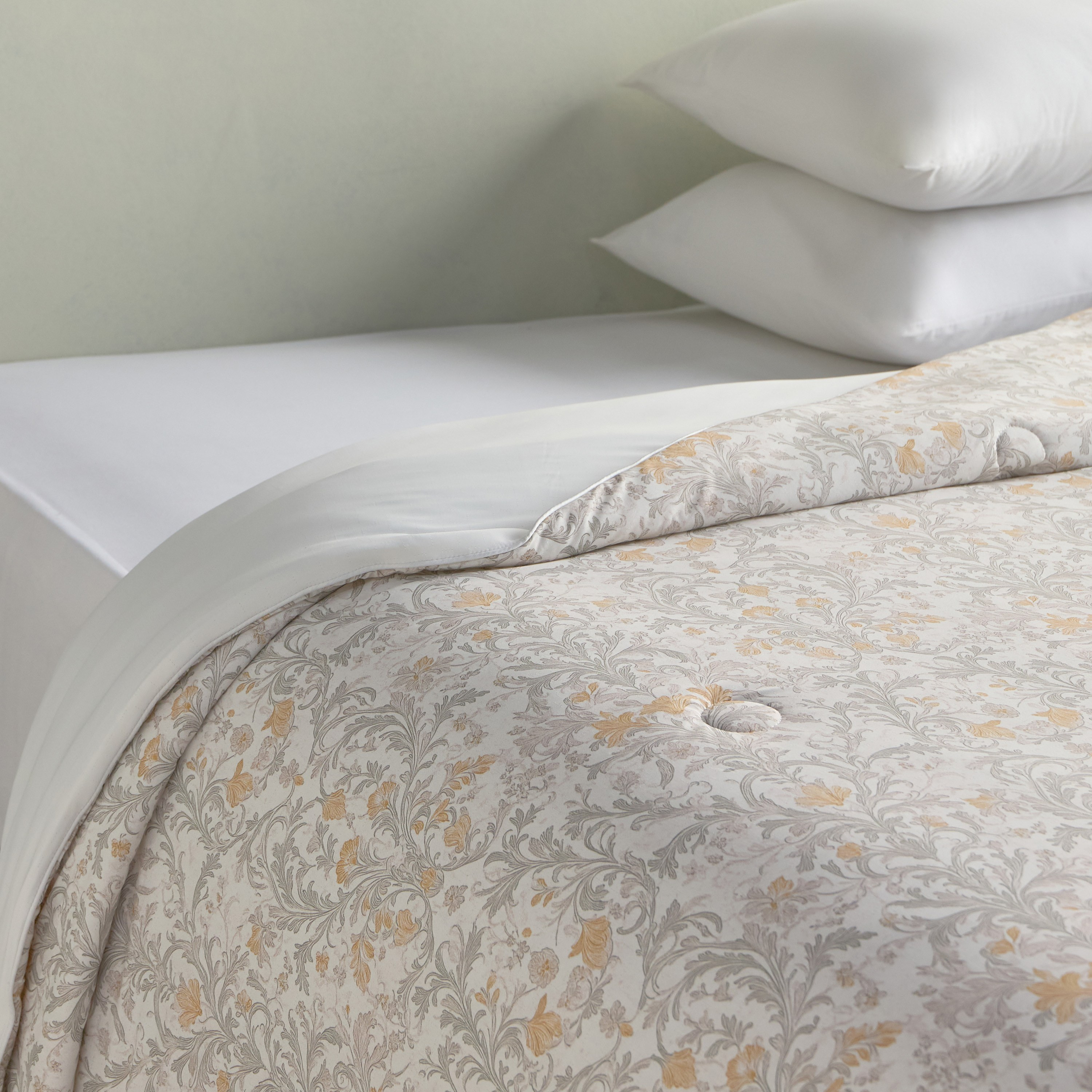 Alicia Grandiose Lyocell Queen Cooling Quilt - 220x240 cm-household-bedding-blankets-image-1