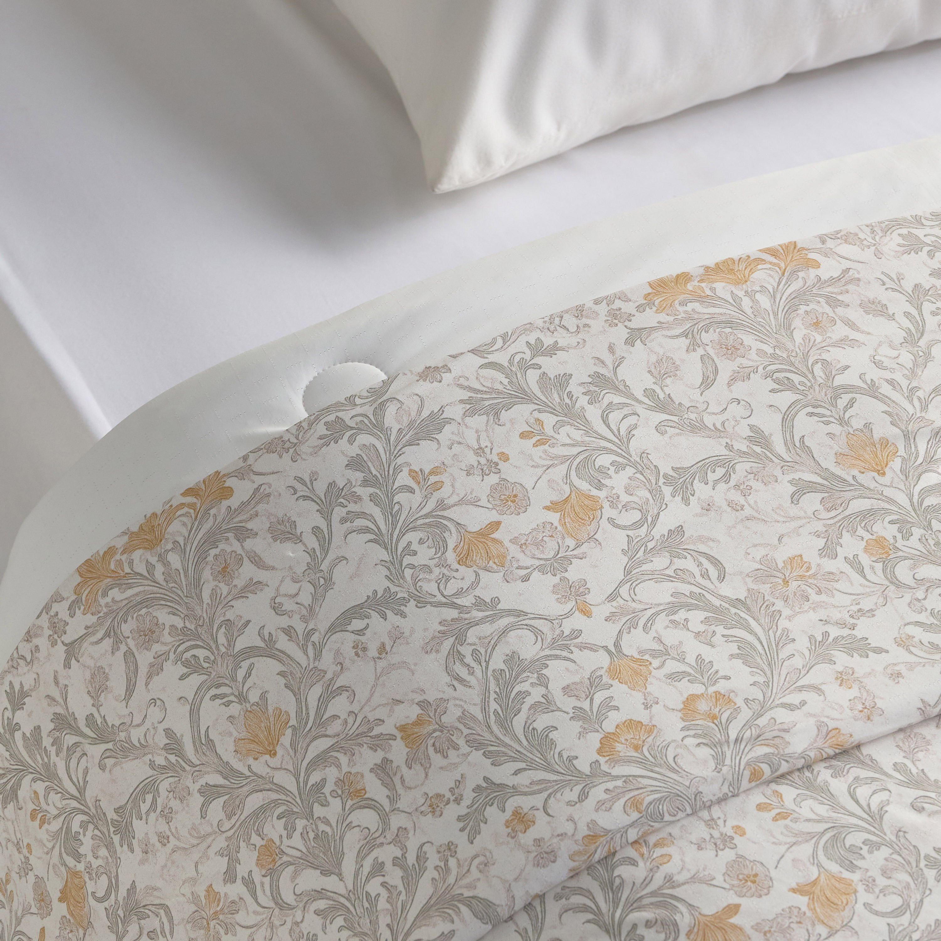 Alicia Grandiose Lyocell Queen Cooling Quilt - 220x240 cm-household-bedding-blankets-image-4