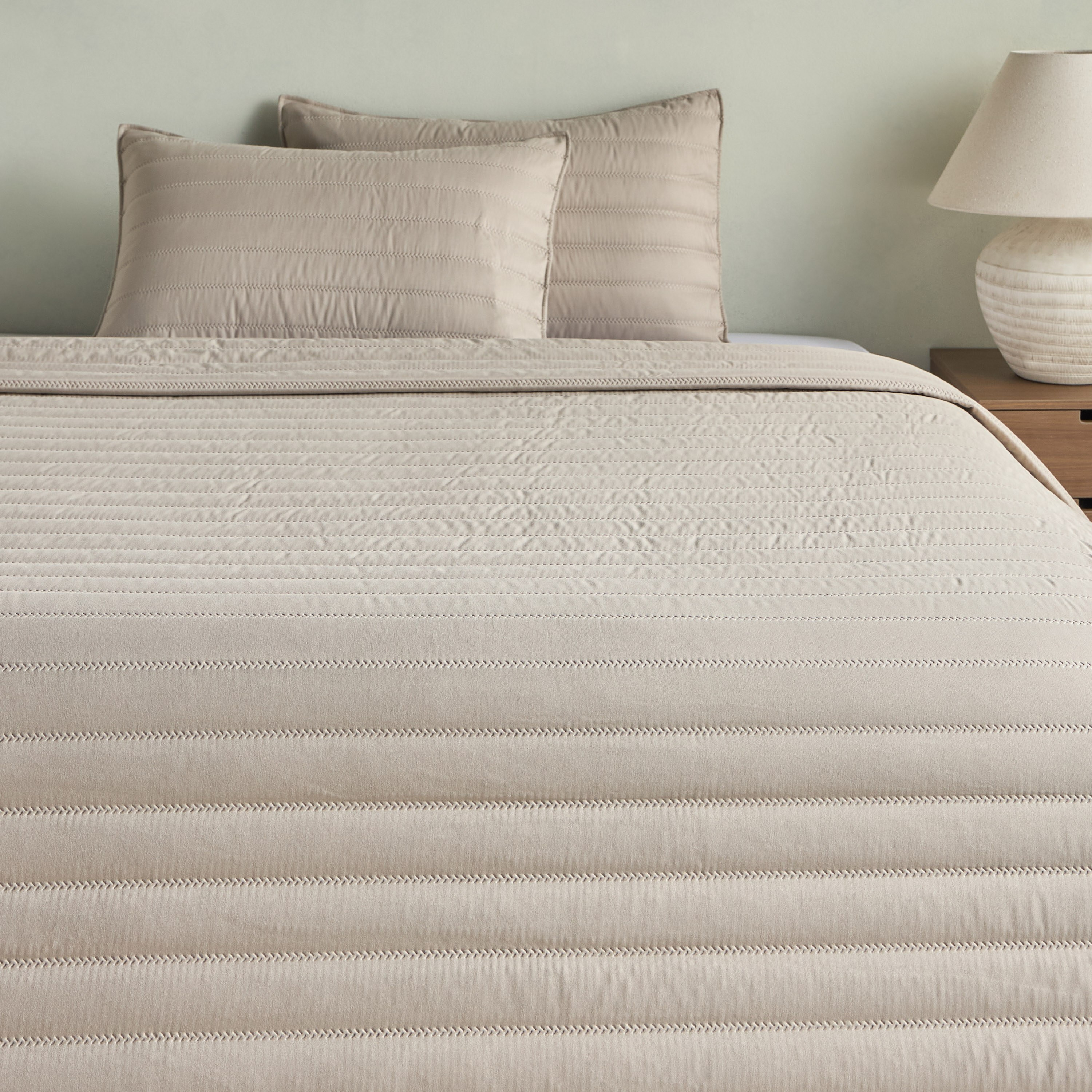 Eva Quilted 3-Piece King Bedspread Set - 240x260 cm-household-bedding-comfortersandbedspreads-bedspreads-image-2